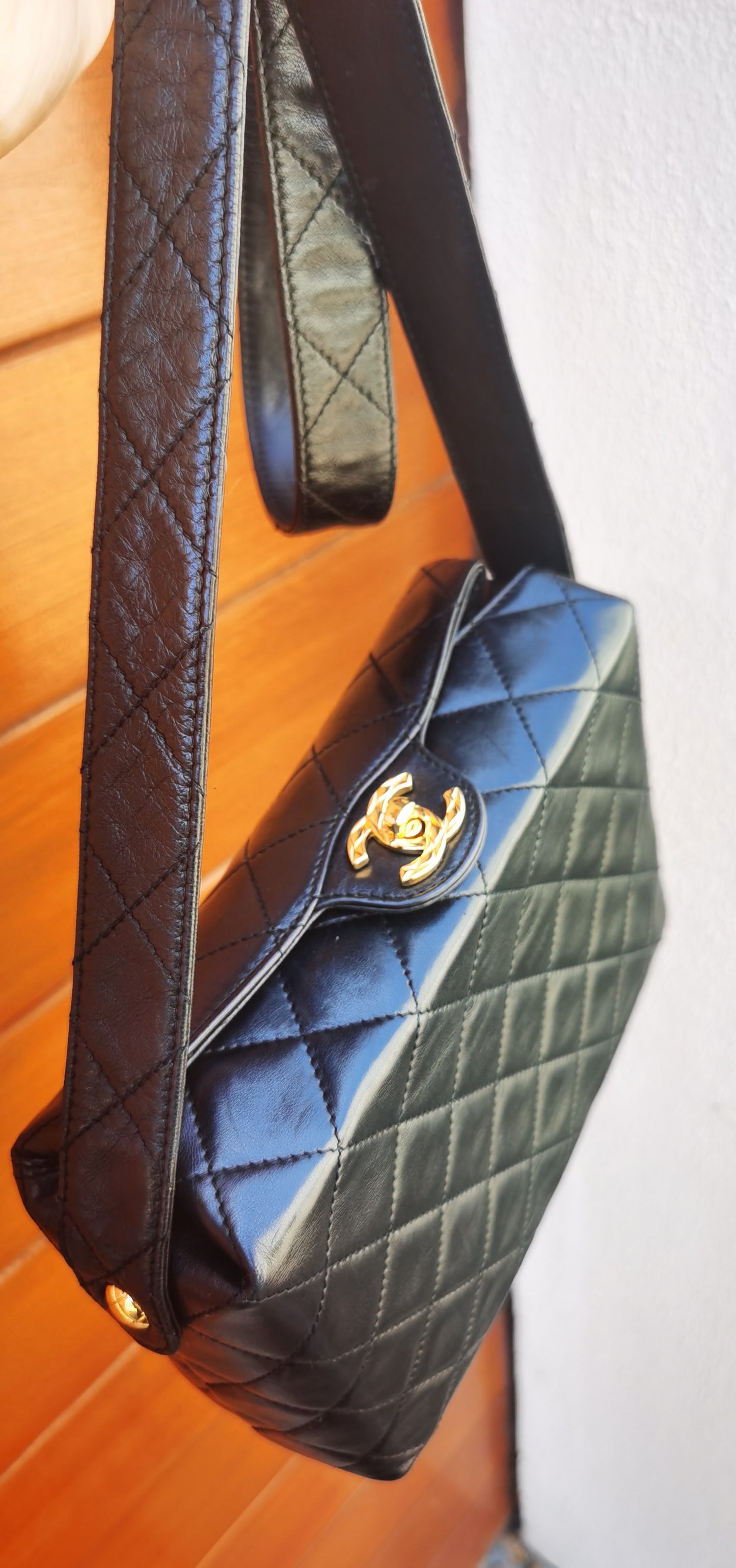 Pre-loved Chanel Vintage CC Diamond-quilted Black Lambskin Crossbody Bag