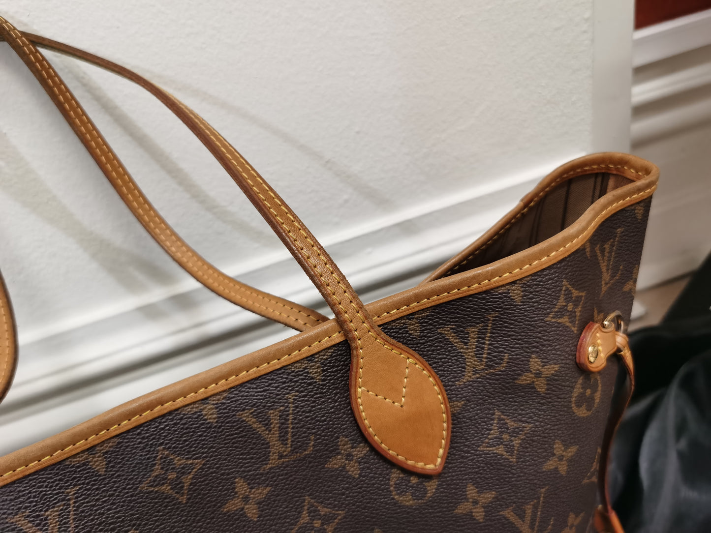 Pre-loved Louis Vuitton Neverfull Leather Tote MM Monogram