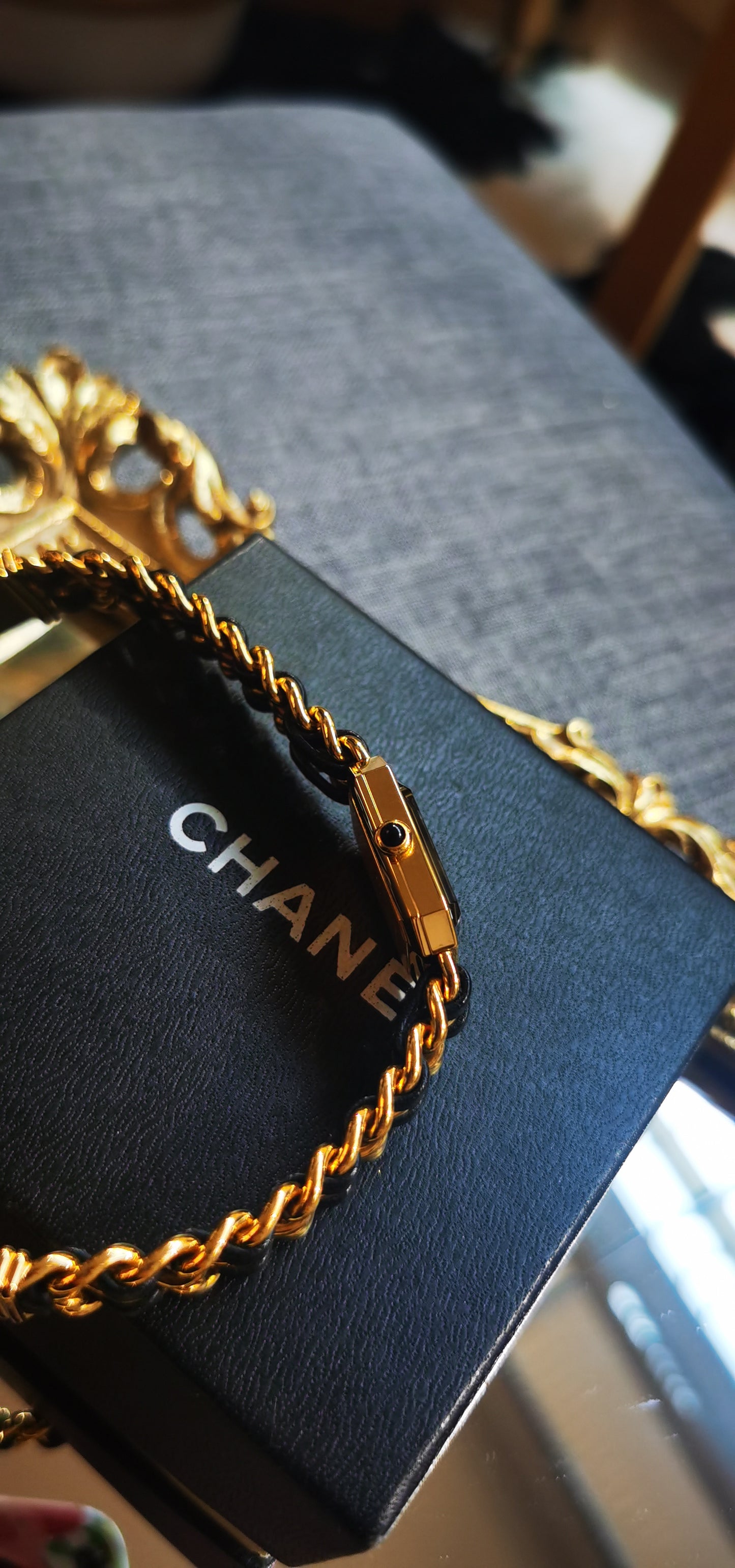 Pre-loved Chanel Vintage PREMIÈRE Watch size M