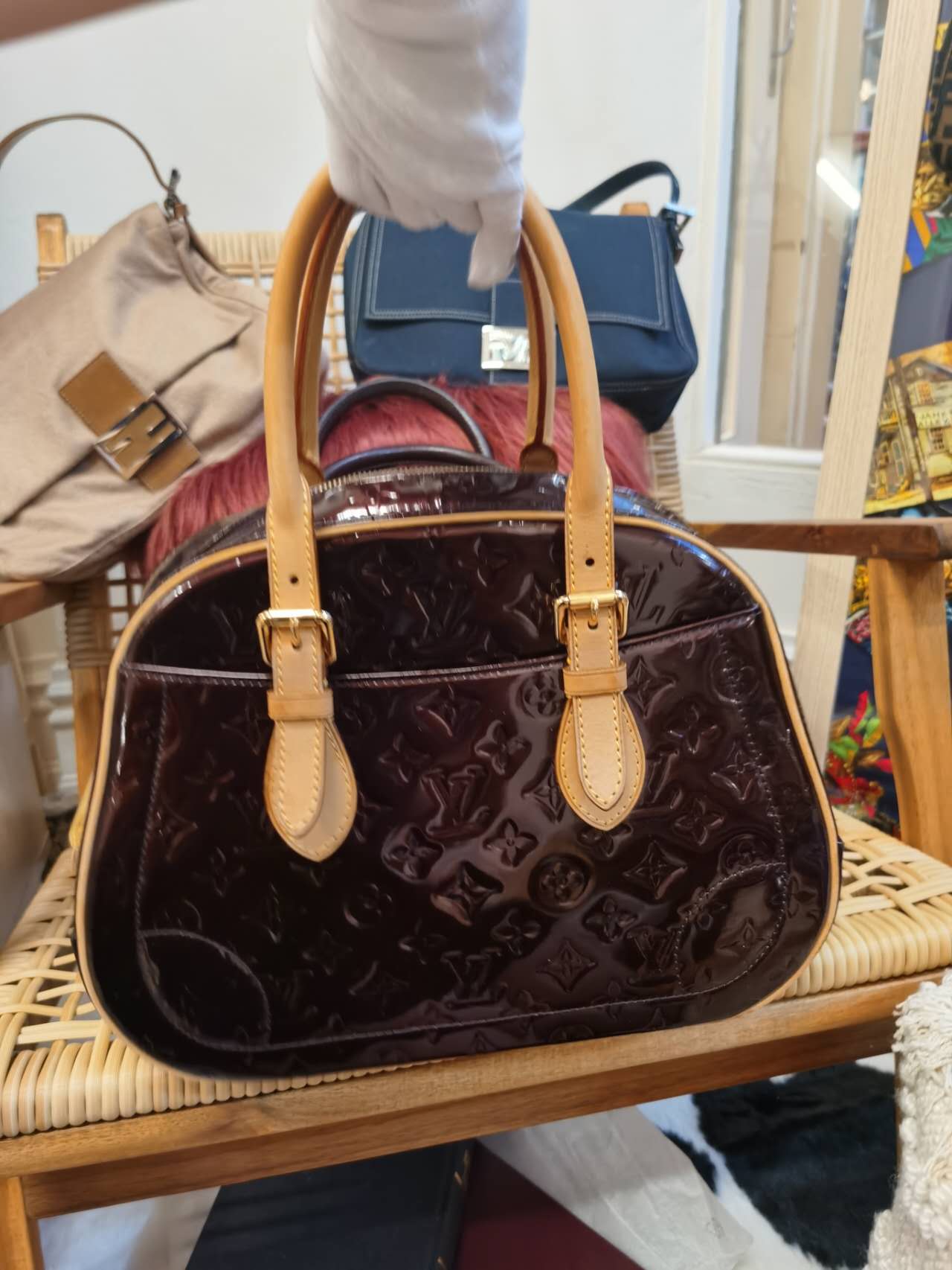 Pre-loved Louis Vuitton Summit Patent Leather Handbag