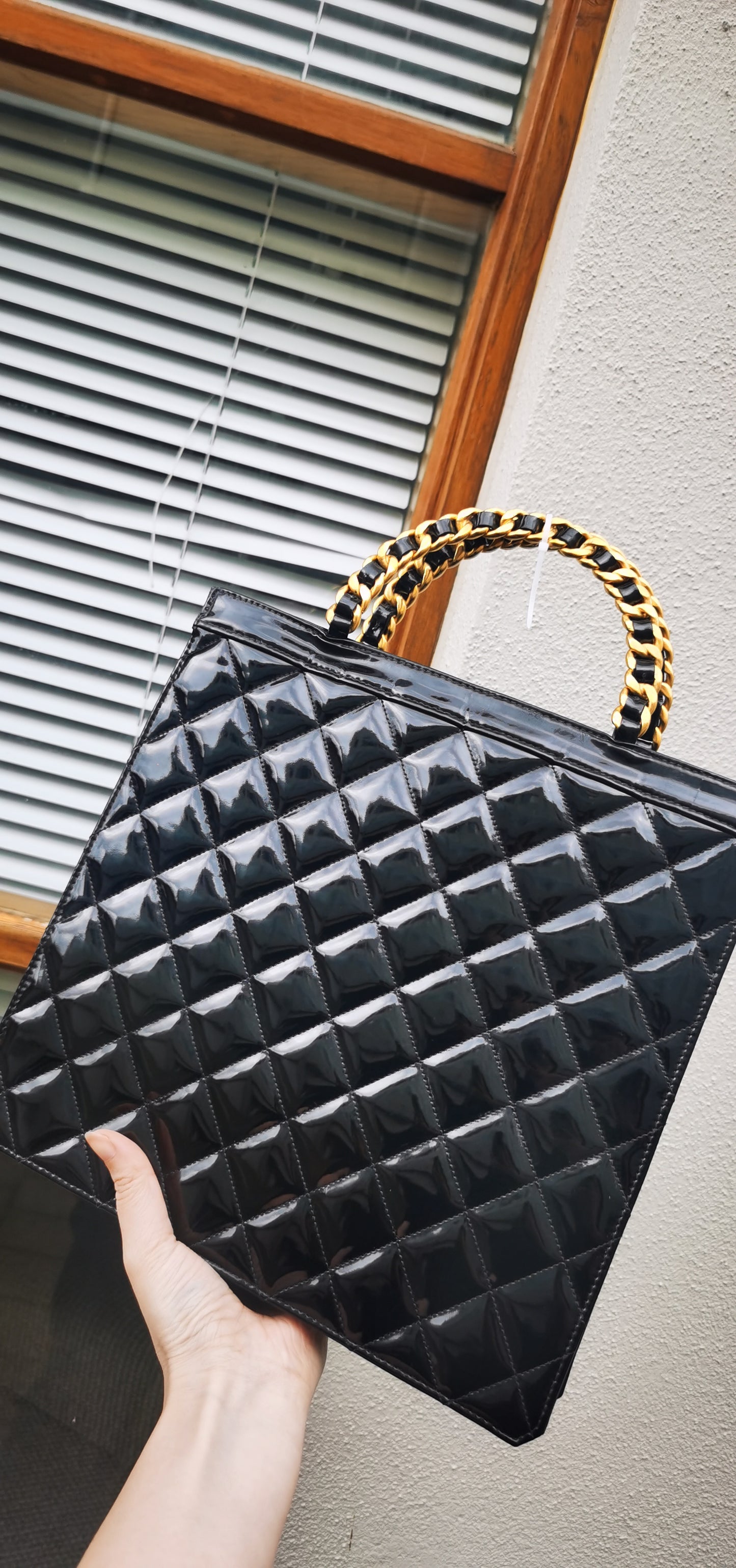 Pre-loved Chanel Vintage Patent Leather Handbag Black