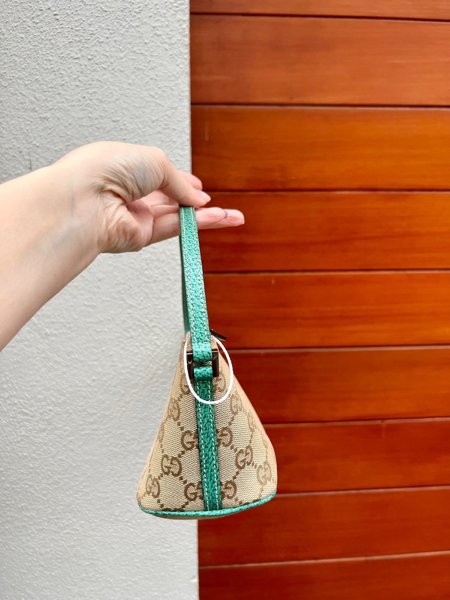 Pre-loved Gucci vintage GG Canvas Boat Baguette Malachite