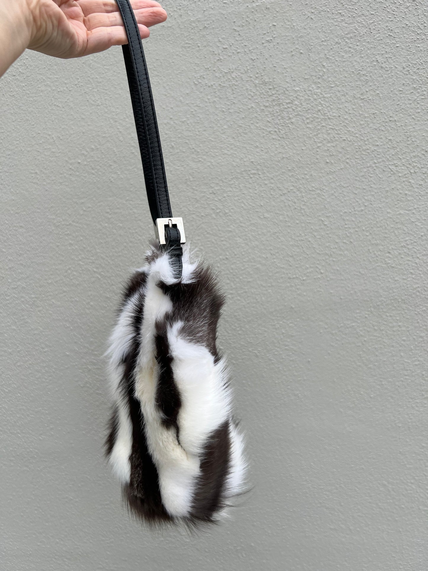 Pre-loved Fendi Vintage
Animal Print Mink Fur
Mini Bucket Bag