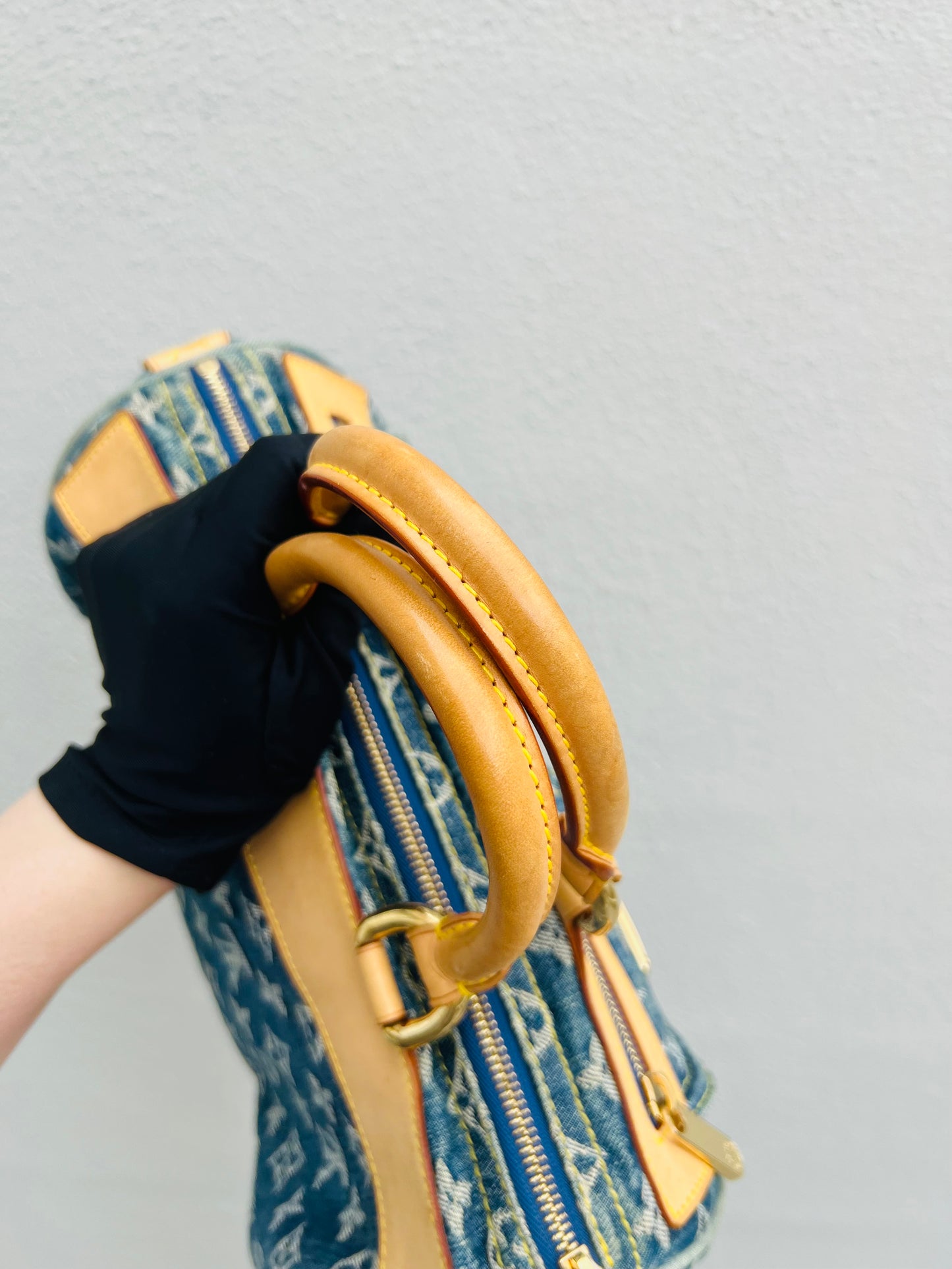 Pre-loved Louis Vuitton Blue Monogram Denim Neo Speedy Handbag 2005