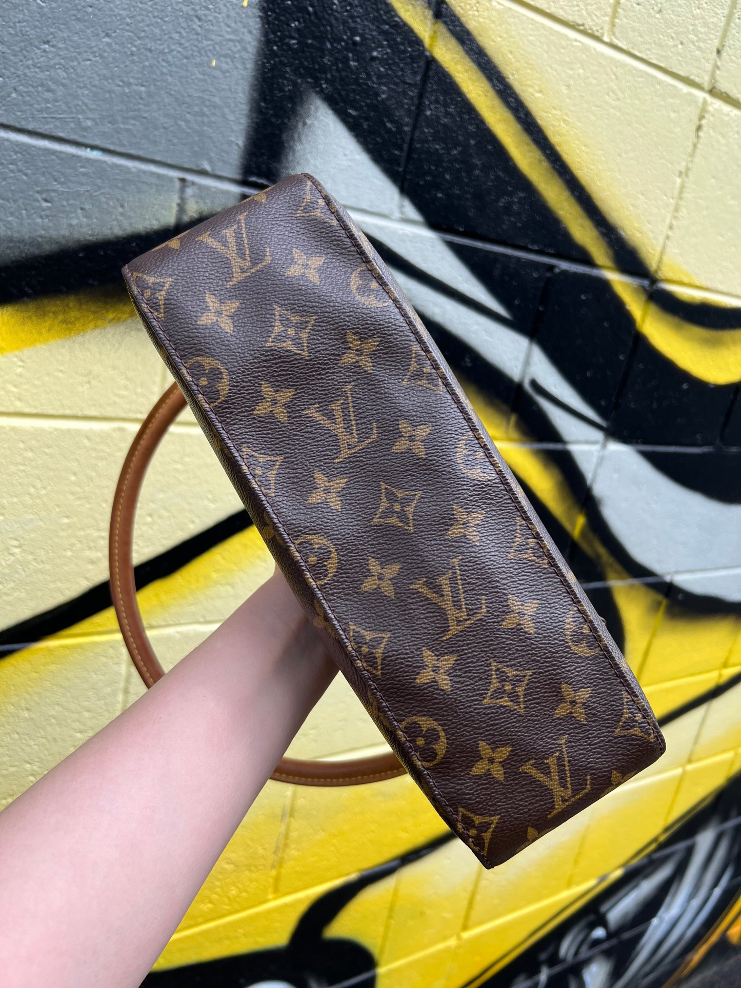 Pre-loved Louis Vuitton Looping PM Handbag Monogram