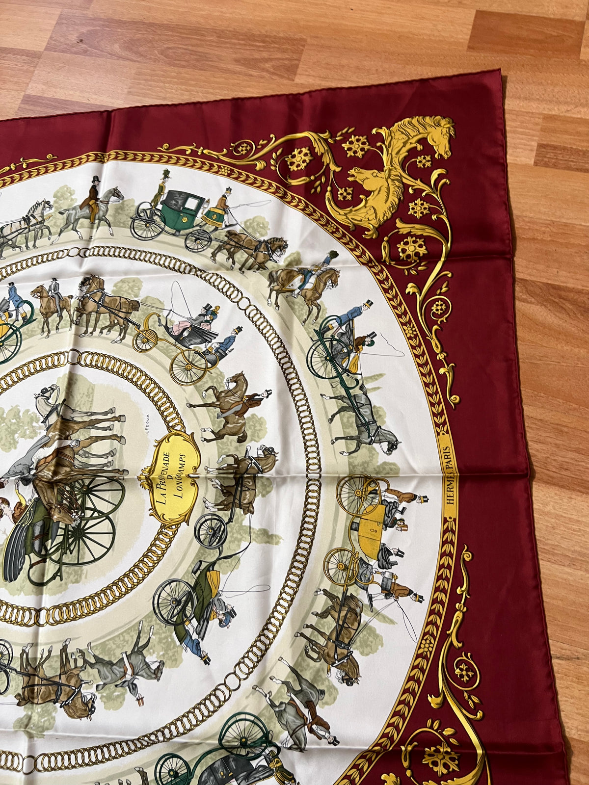 Pre-loved Hermès
La Promenade De Longchamps Silk Scarf
