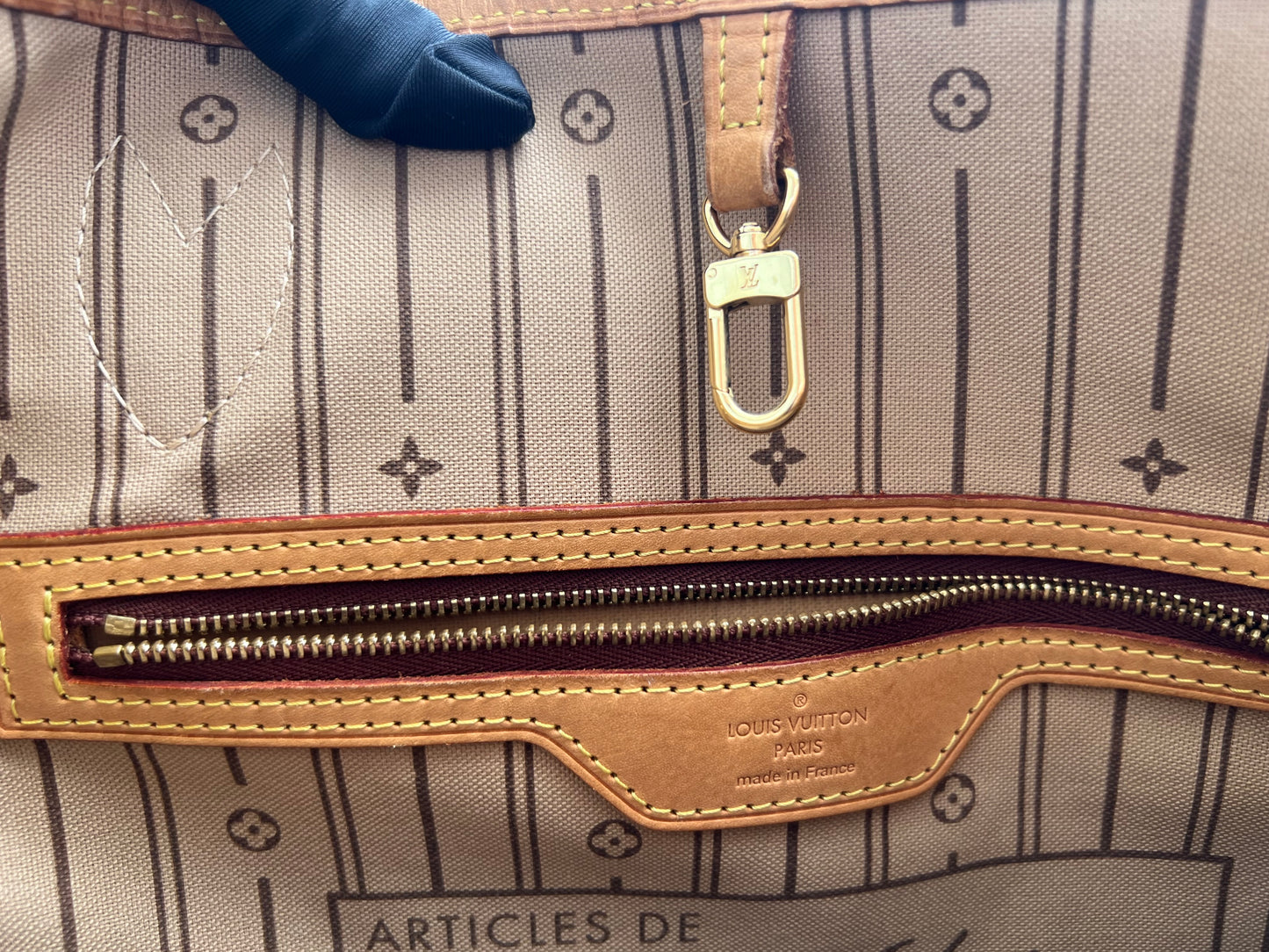 Pre-loved Louis Vuitton Neverfull Leather Tote MM Monogram 2009