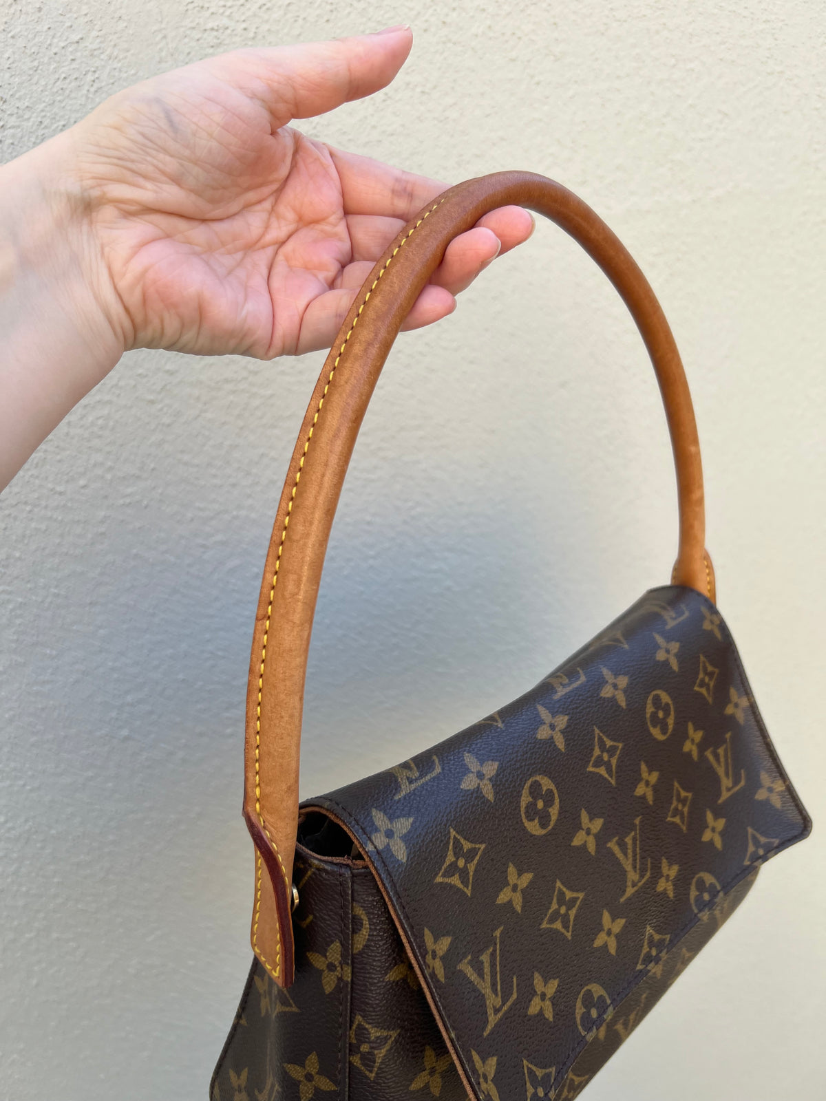 Pre-loved Louis Vuitton Looping PM Handbag Monogram