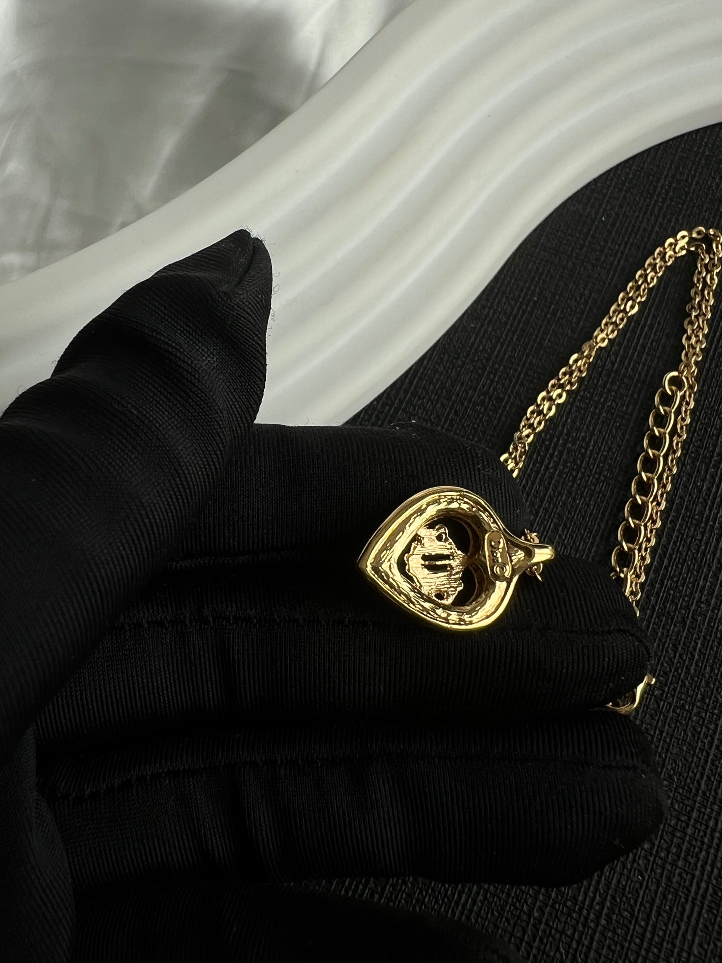 Pre-loved Christian Dior Vintage Rhinestone -embellished Heart Pendant Necklace