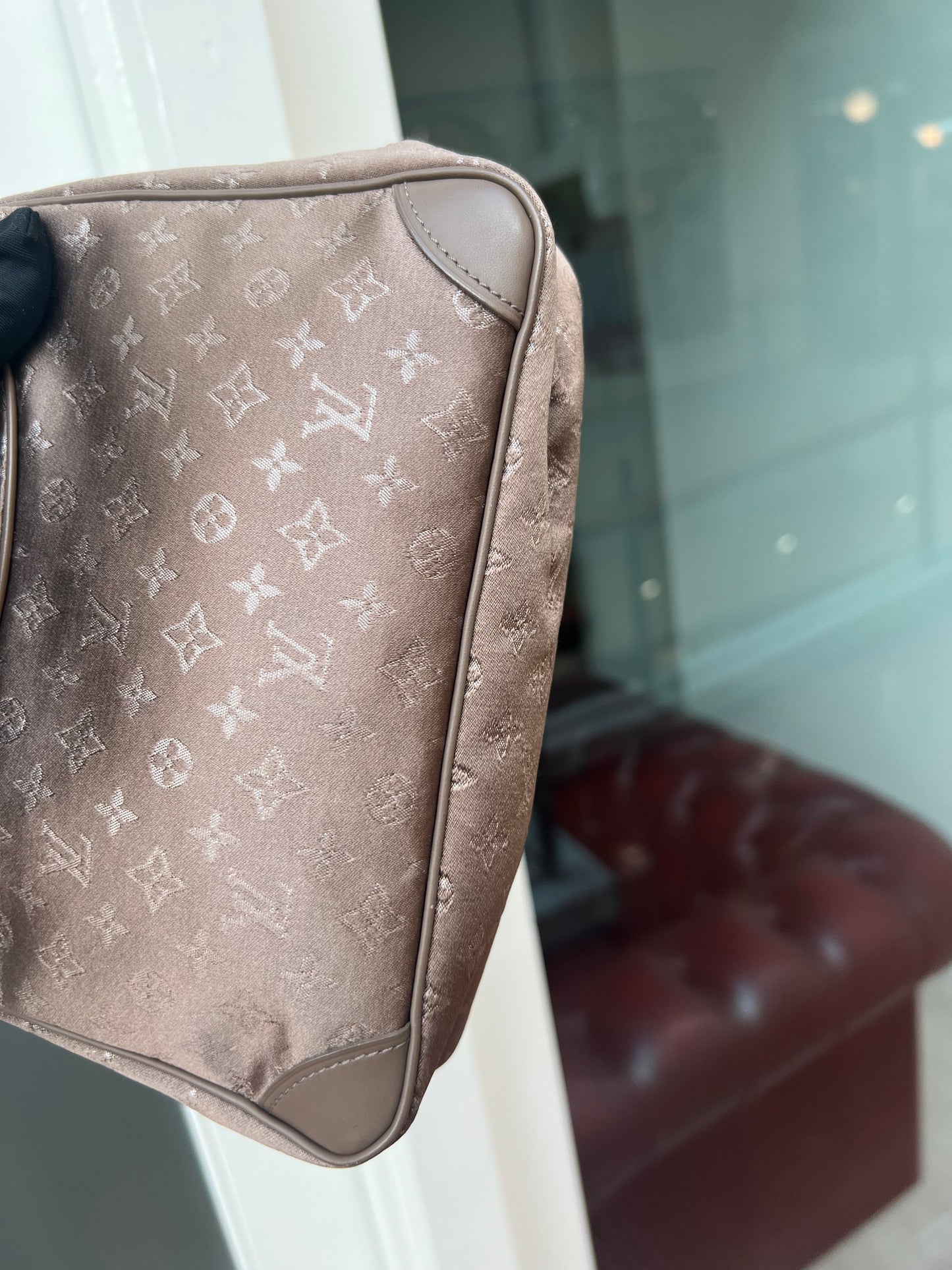 Pre-loved Louis Vuitton Mini Silk Boulogne Handbag Champagne – Vintage Muse  Adelaide