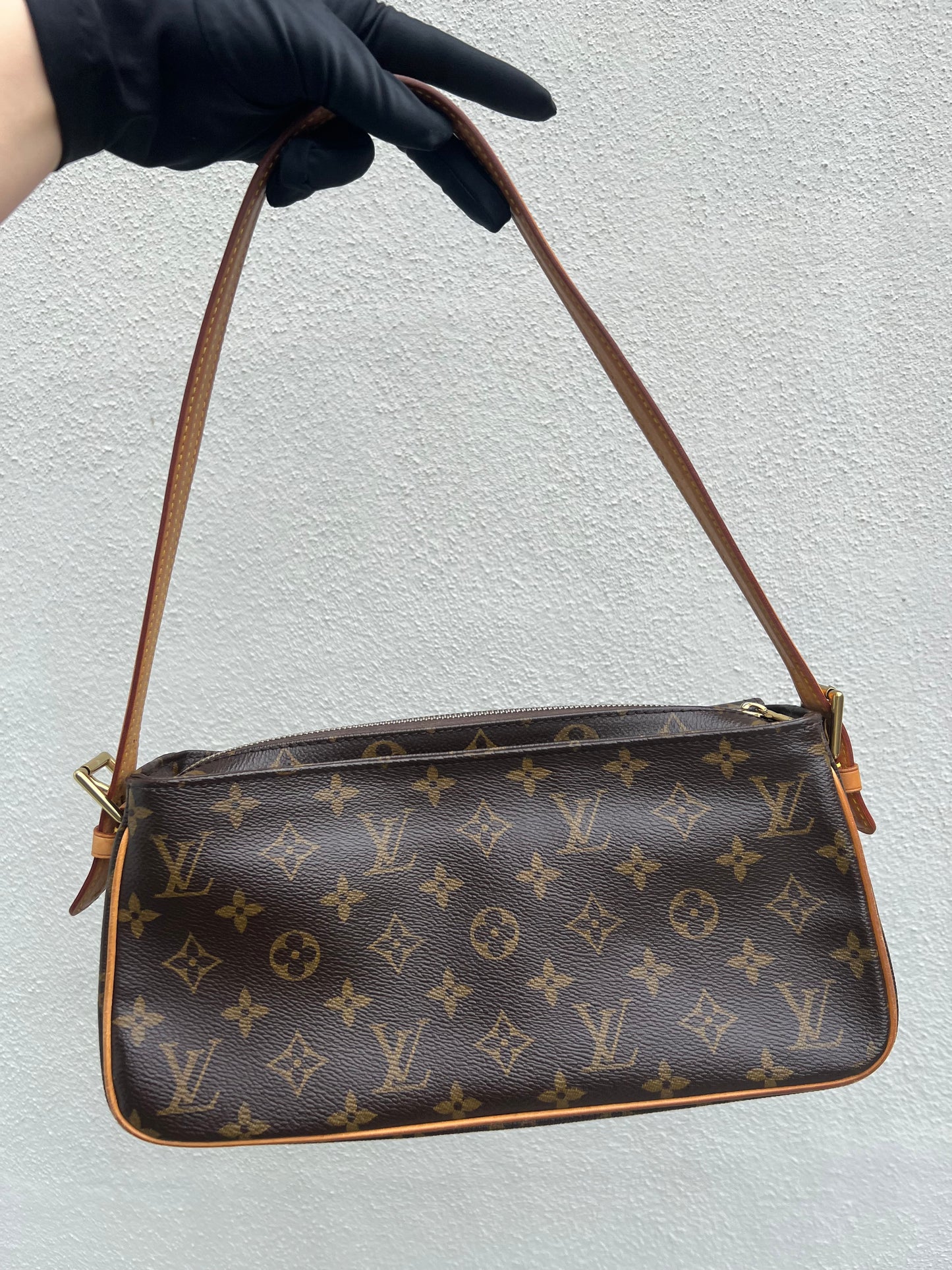 Pre-owned Louis Vuitton Viva Cite Handbag Brown Monogram 2004