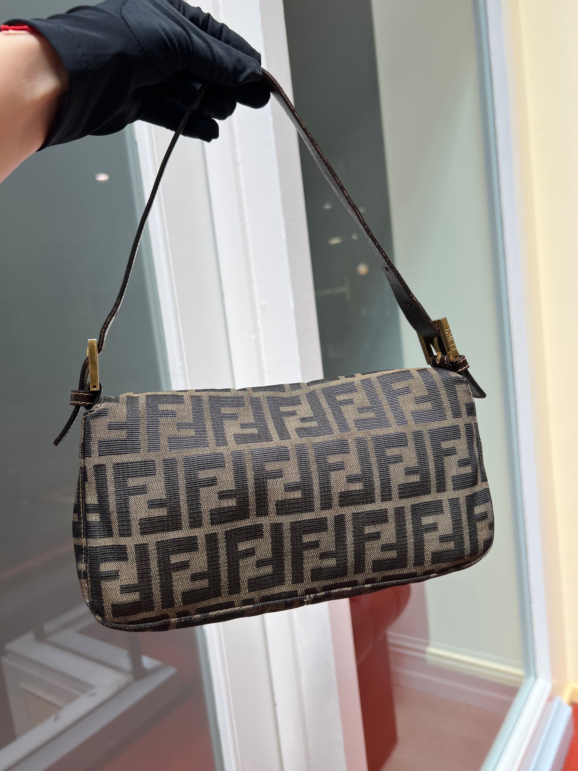 Fendi Handbags Pre Owned Fendi Baguette Pre-loved Fendi Vintage