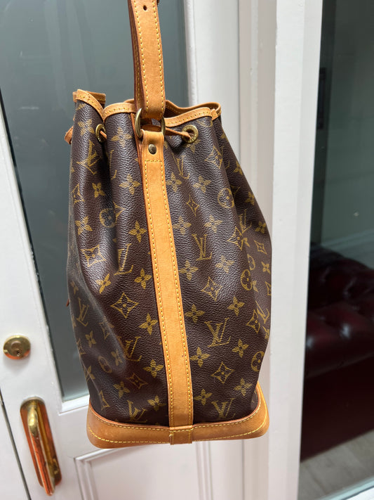 Pre-loved Louis Vuitton Monogram Canvas Noe Handbag 1996