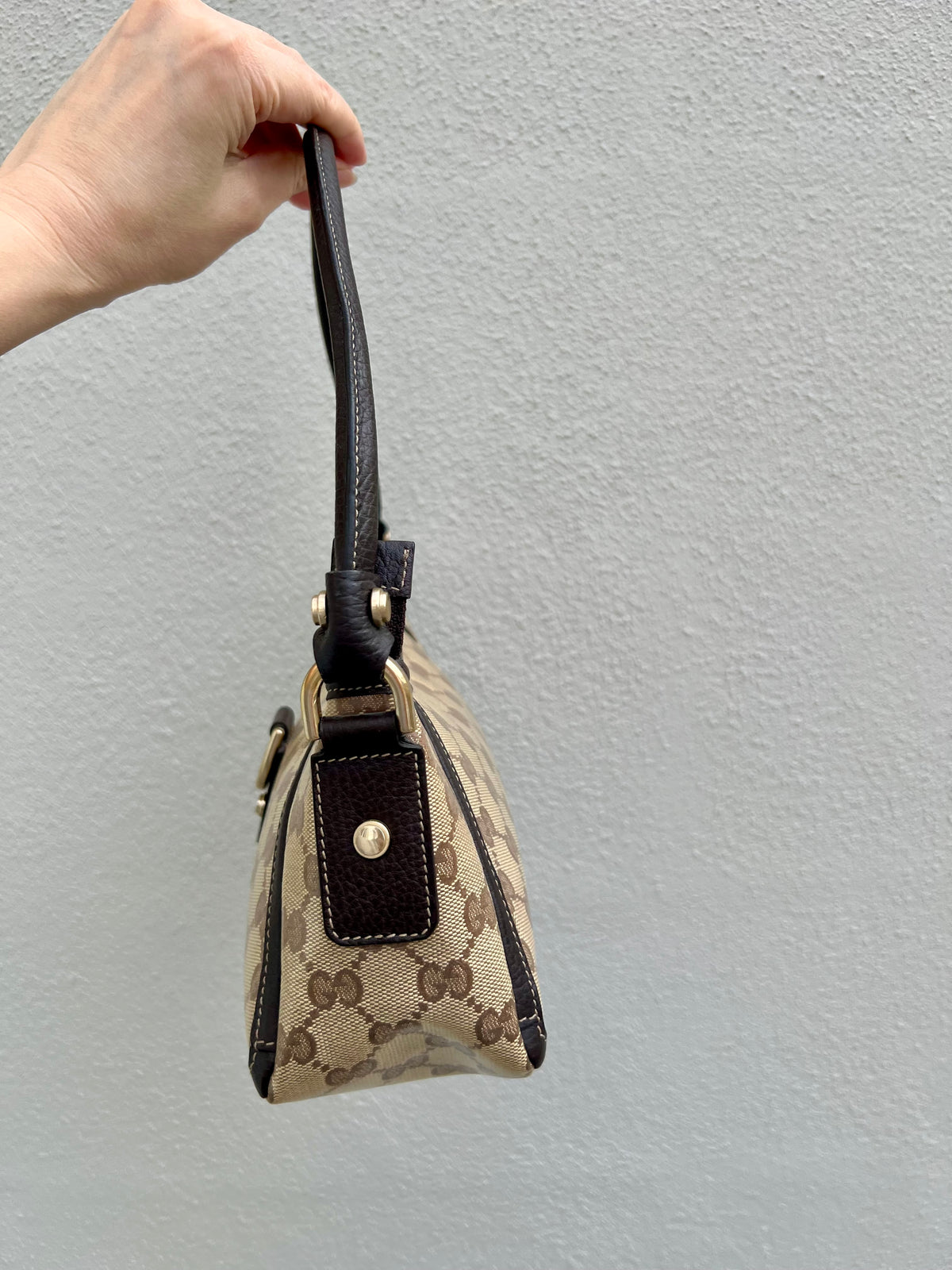 Pre-loved Gucci Crystal Coating GG Canvas Abbey Demi Hobo D-Ring Pochette