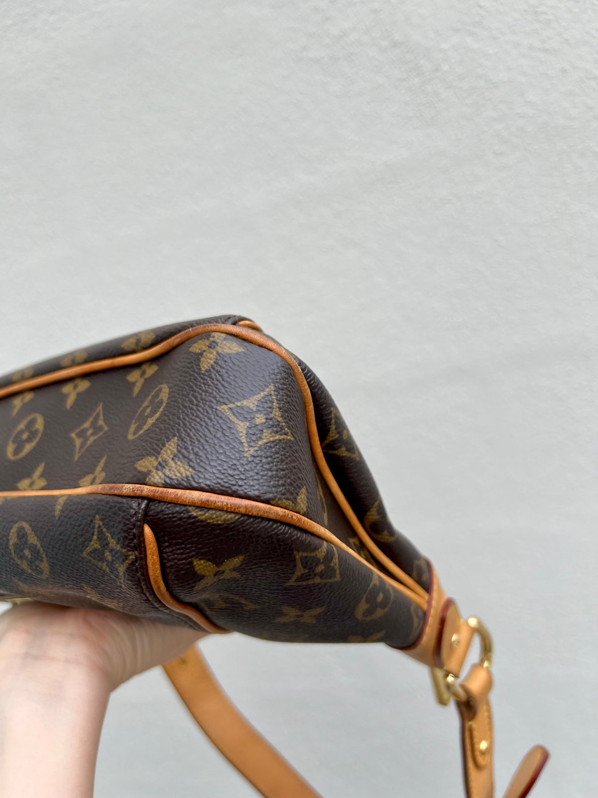 Pre-loved Louis Vuitton Thames PM Monogram 2009