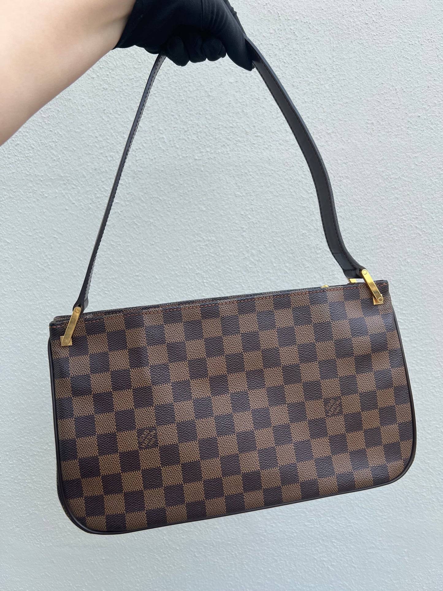 Pre-loved Louis Vuitton Damier Ebene Aubagne Shoulder Bag