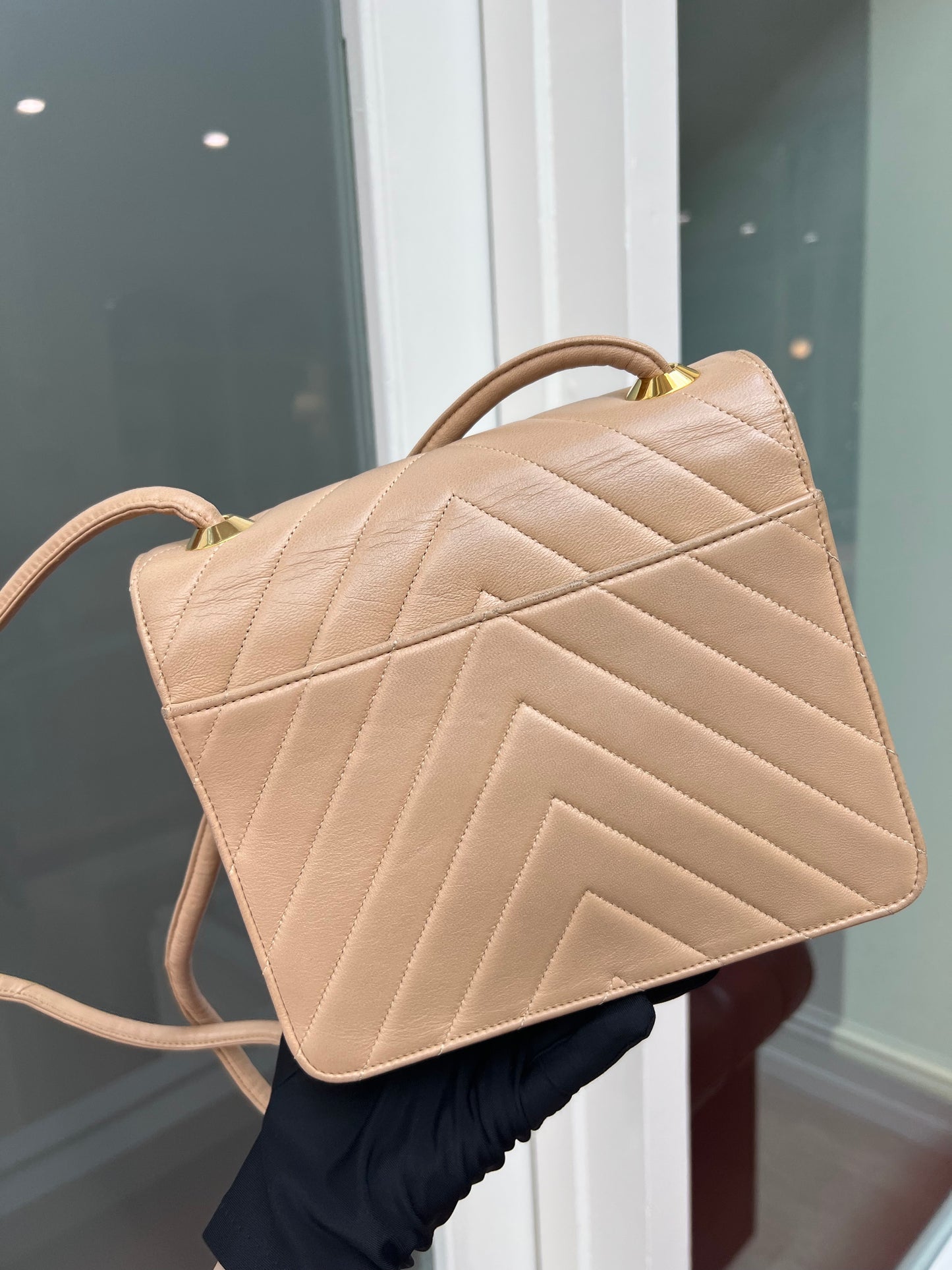 Pre-loved Chanel Vintage Lambskin Leather Crossbody bag Beige