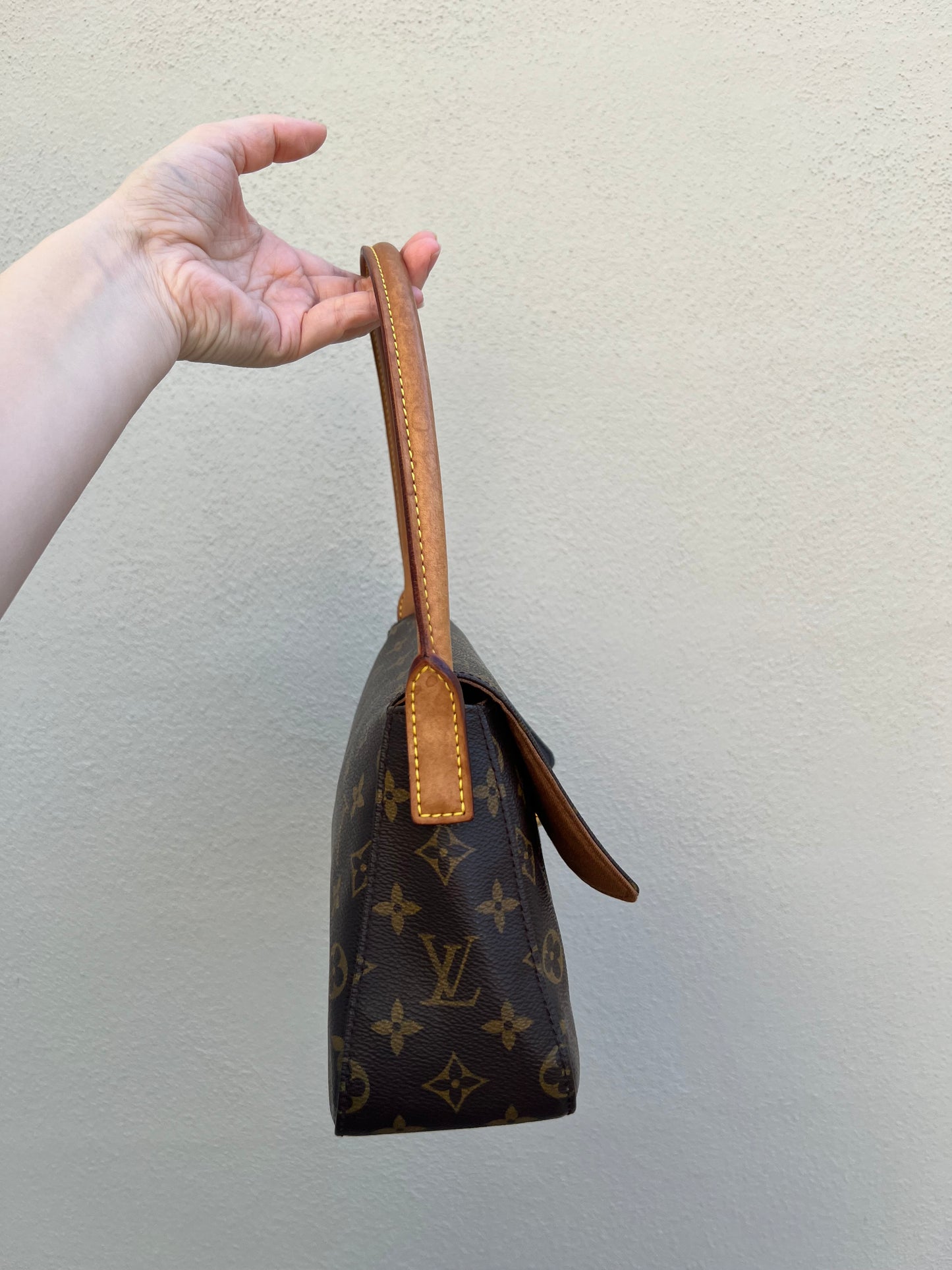Pre-loved Louis Vuitton Looping PM Handbag Monogram