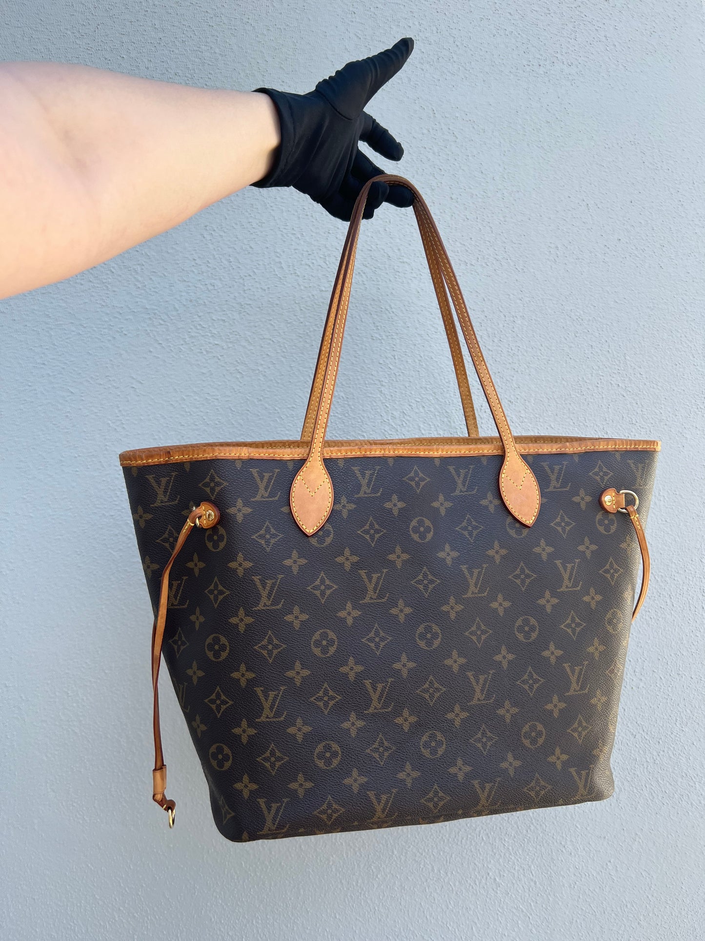 Pre-loved Louis Vuitton Neverfull Leather Tote MM Monogram 2010