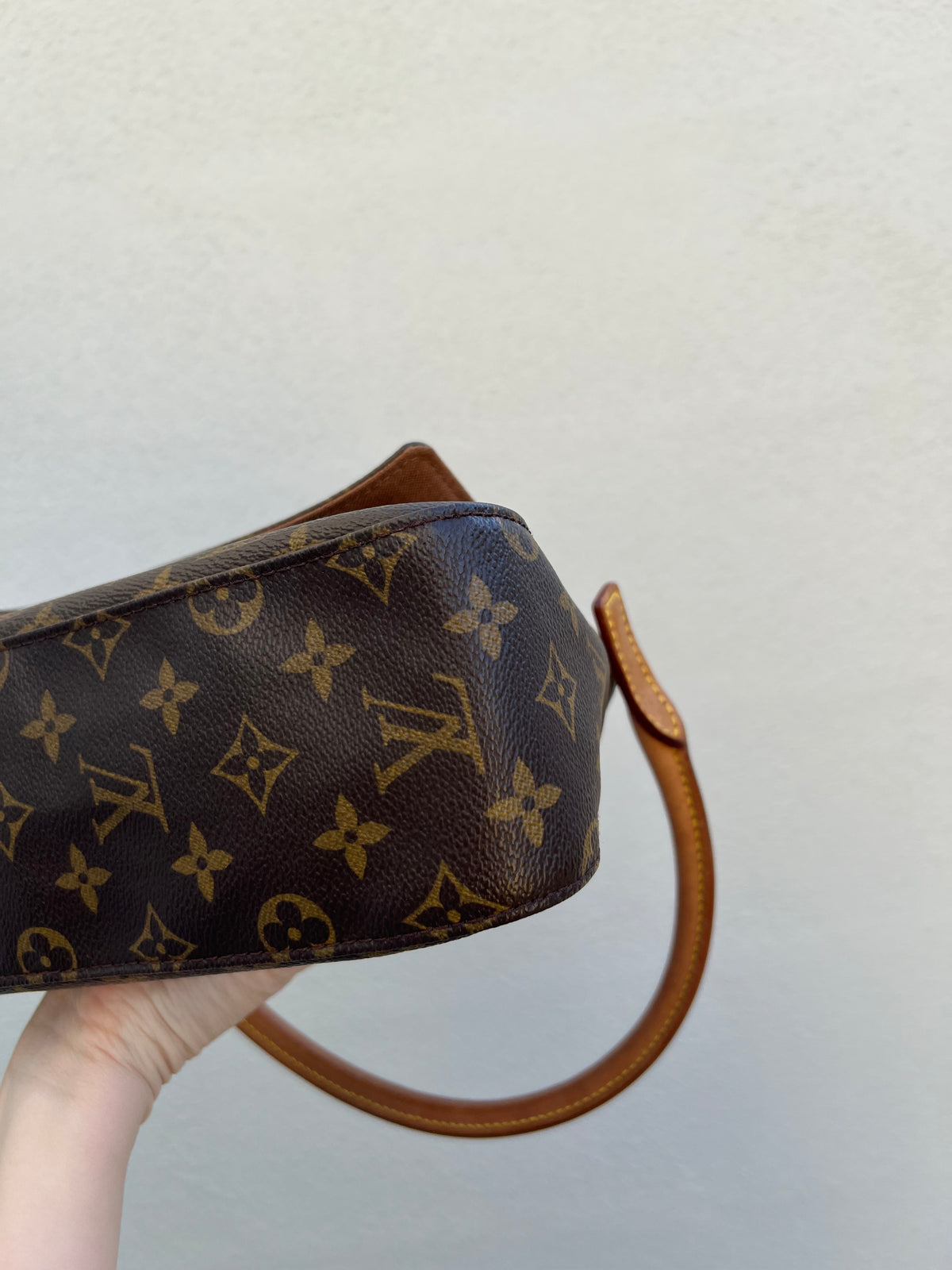 Pre-loved Louis Vuitton Looping PM Handbag Monogram