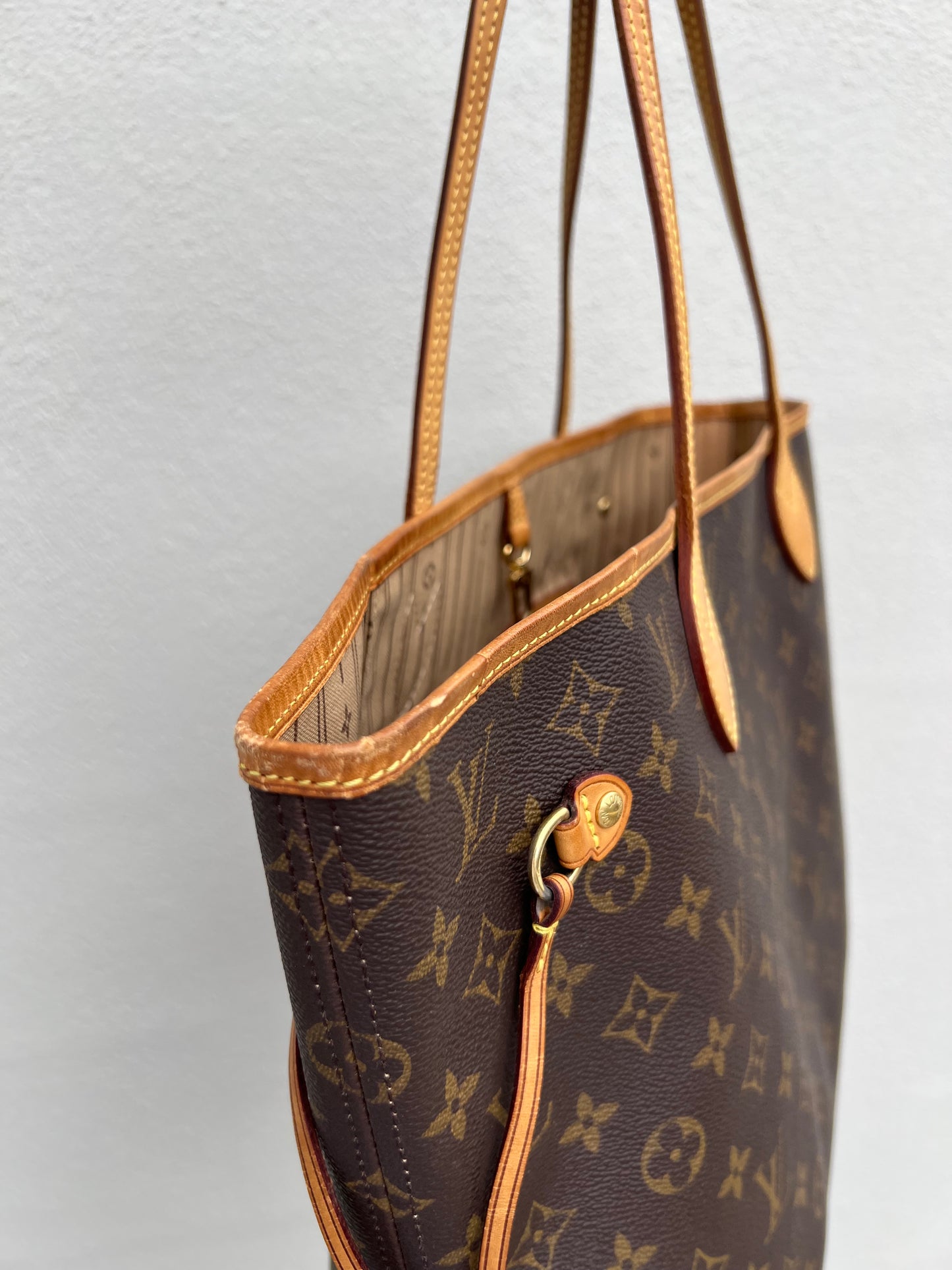 Pre-loved Louis Vuitton Neverfull Leather Tote MM Monogram 2009