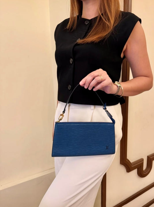 Pre-loved Louis Vuitton Pochette Accessoire EPI Leather Handbag Blue 1996