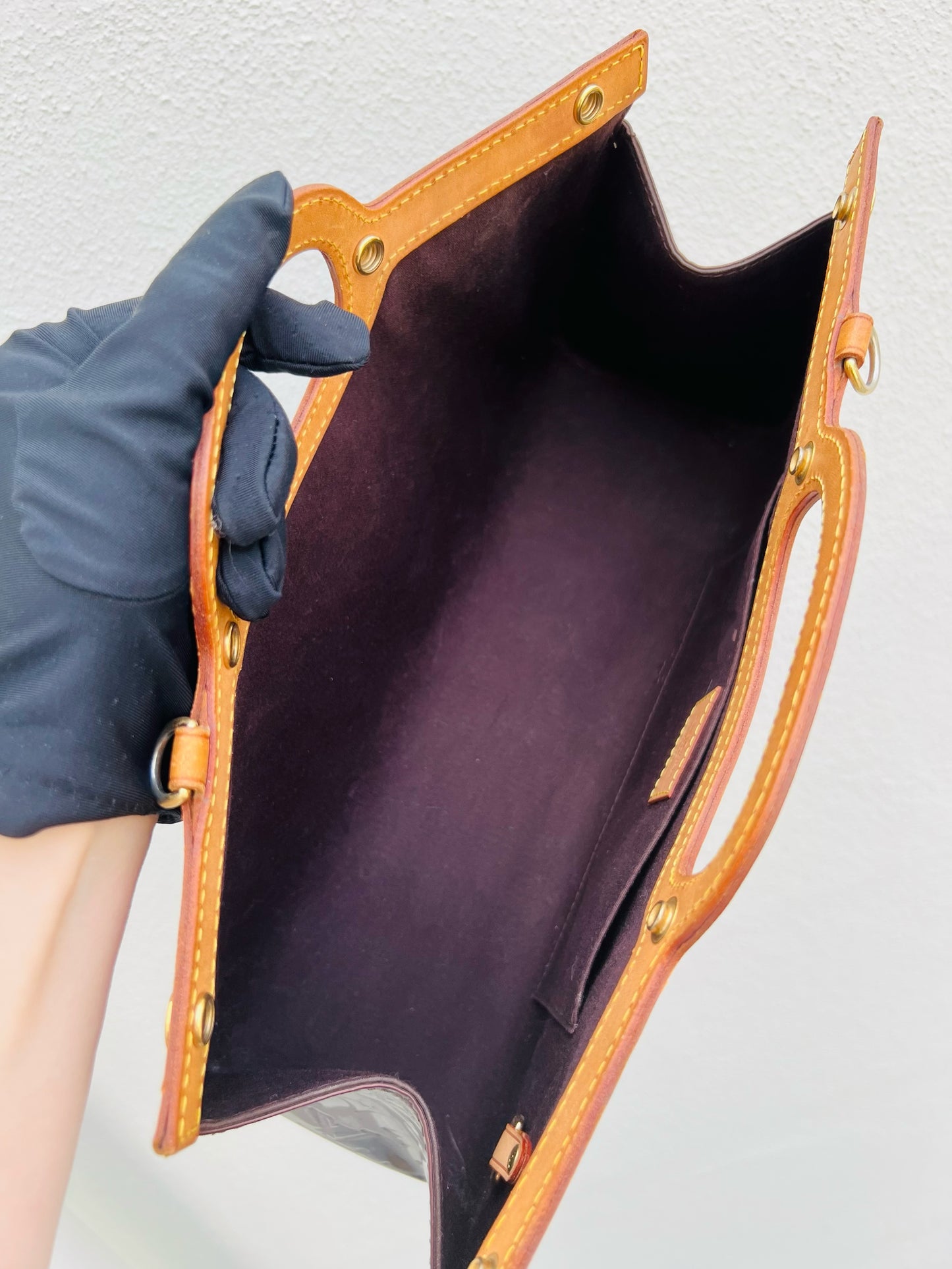 Pre-loved Louis Vuitton Amarante Monogram Vernis Roxbury Drive Bag 2010