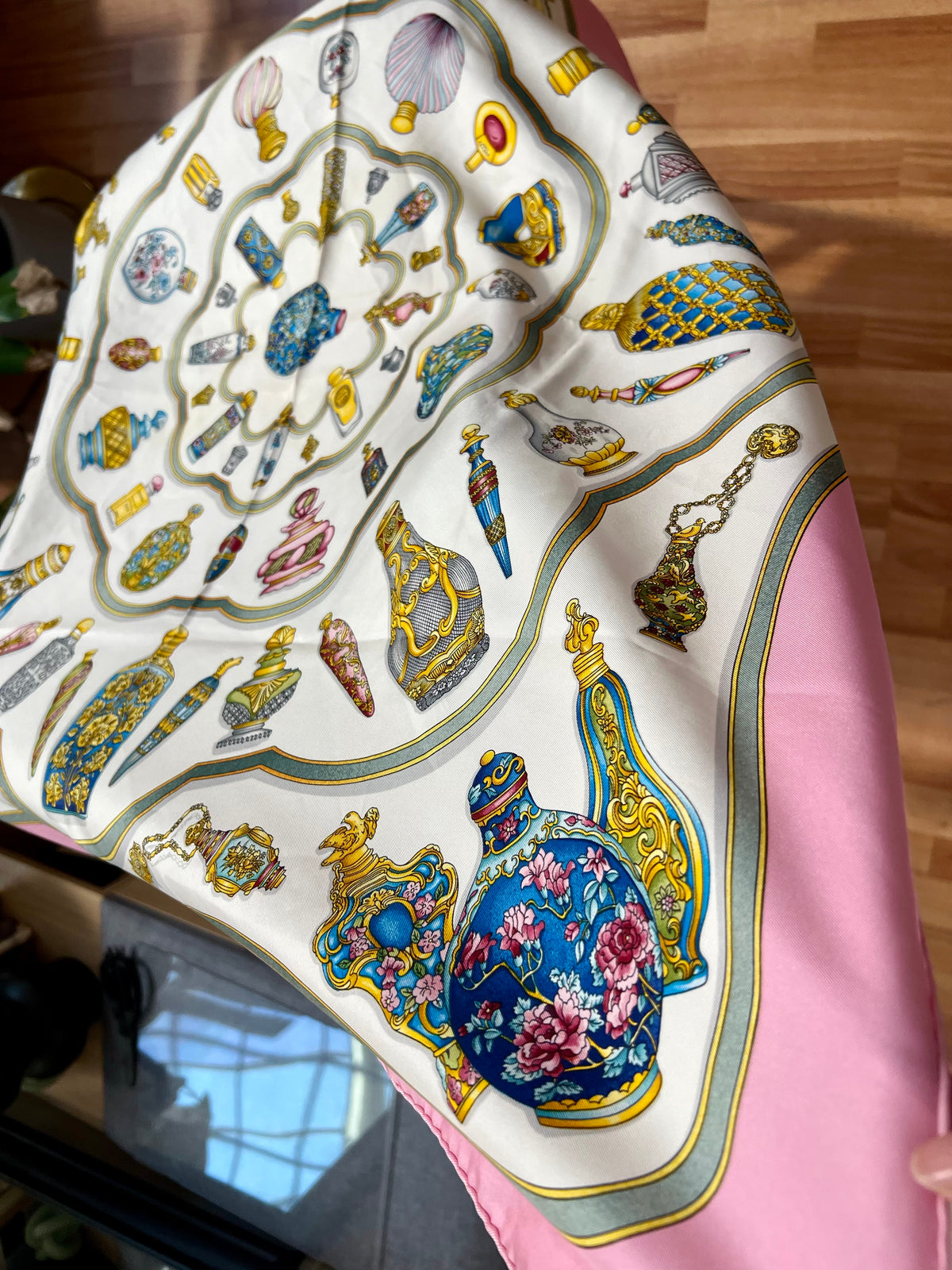 Pre-loved Hermès Pink & Multicolor 'Qu'importe Le Flacon' Silk Scarf 90
