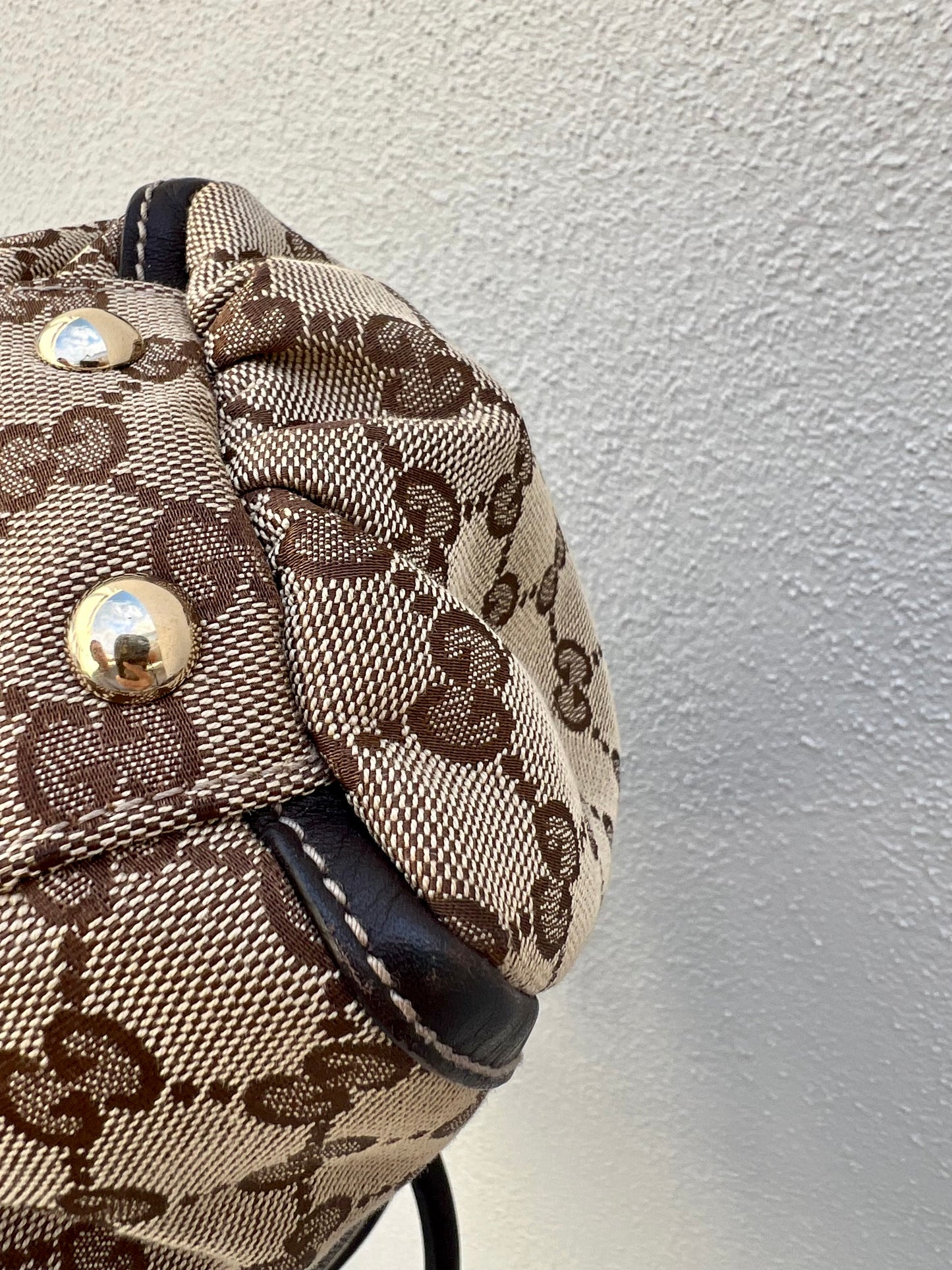 Pre-loved Gucci Beige/Ebony GG Canvas Abbey D-ring Tote Bag