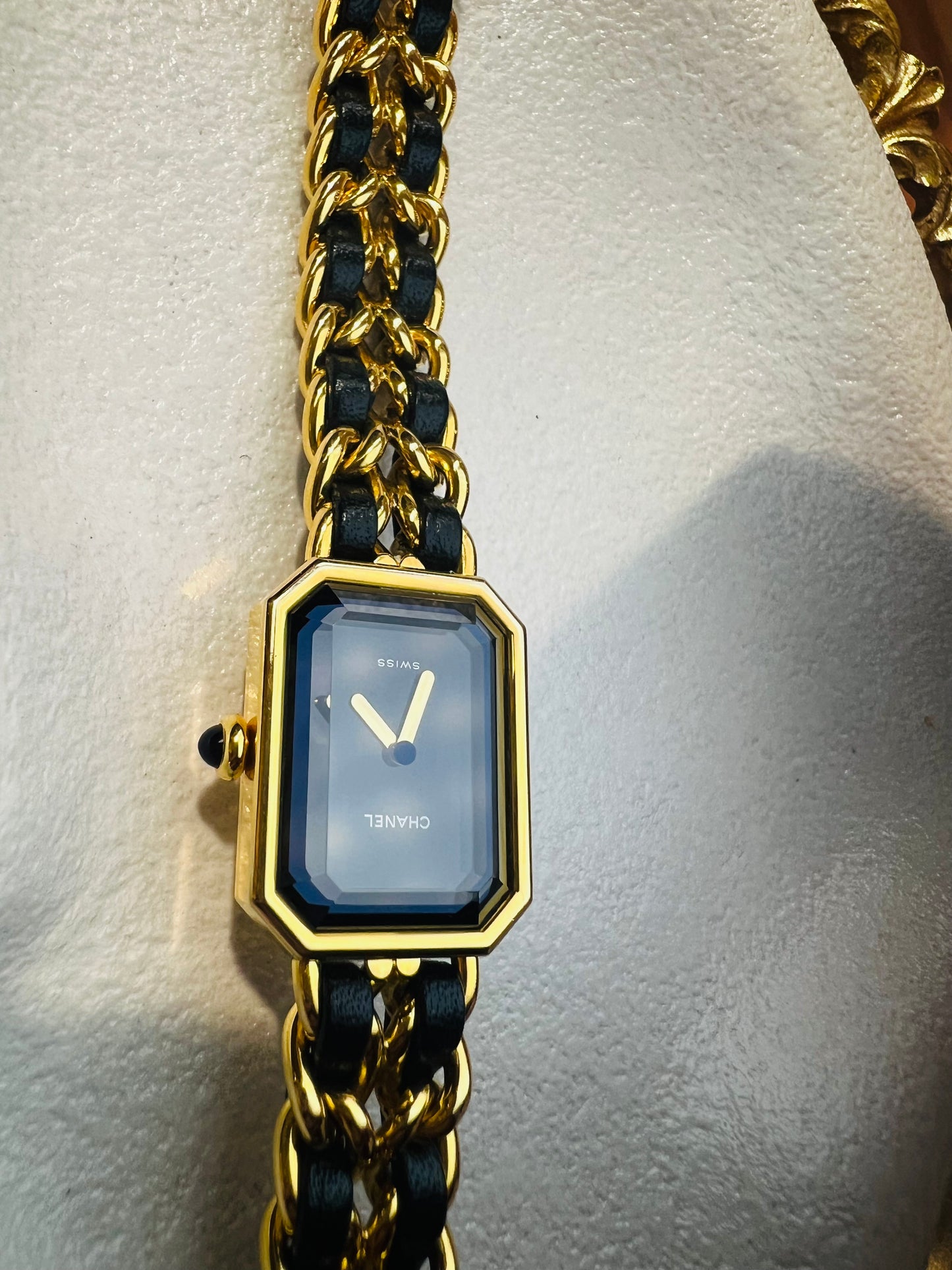 Pre-loved Chanel Vintage PREMIÈRE Watch size M