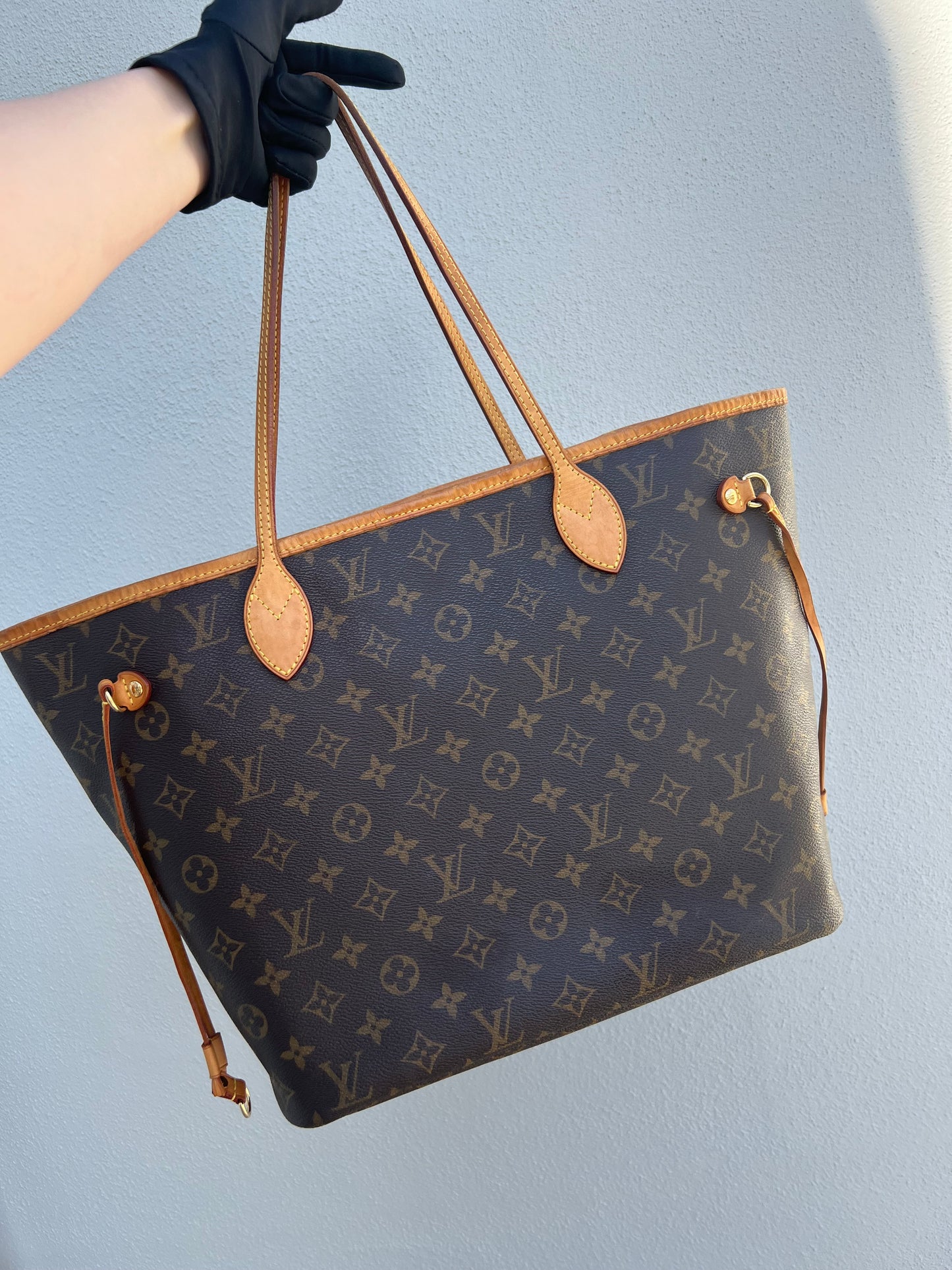 Pre-loved Louis Vuitton Neverfull Leather Tote MM Monogram 2010