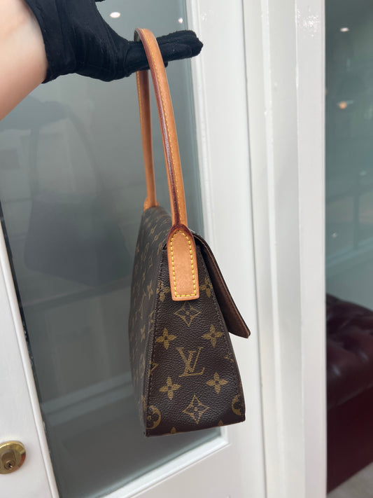 Pre-loved Louis Vuitton Looping PM Handbag Monogram 2001