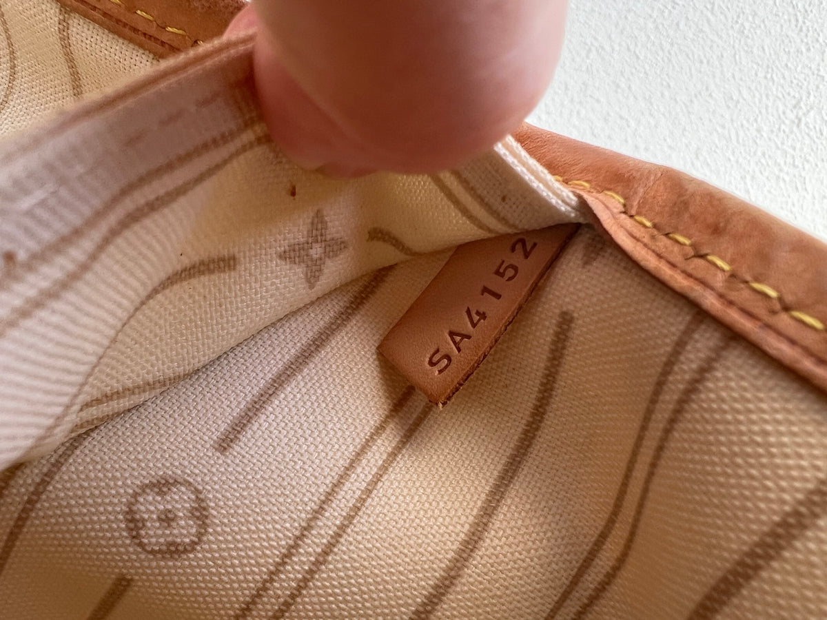 Pre-loved Louis Vuitton Neverfull Leather Tote MM Damier 2012