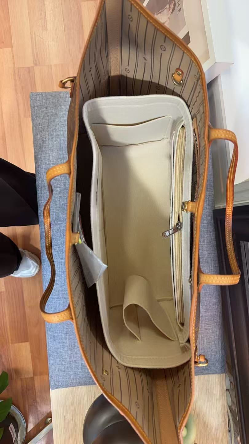 Pre-loved Louis Vuitton Neverfull Leather Tote GM Monogram 2008