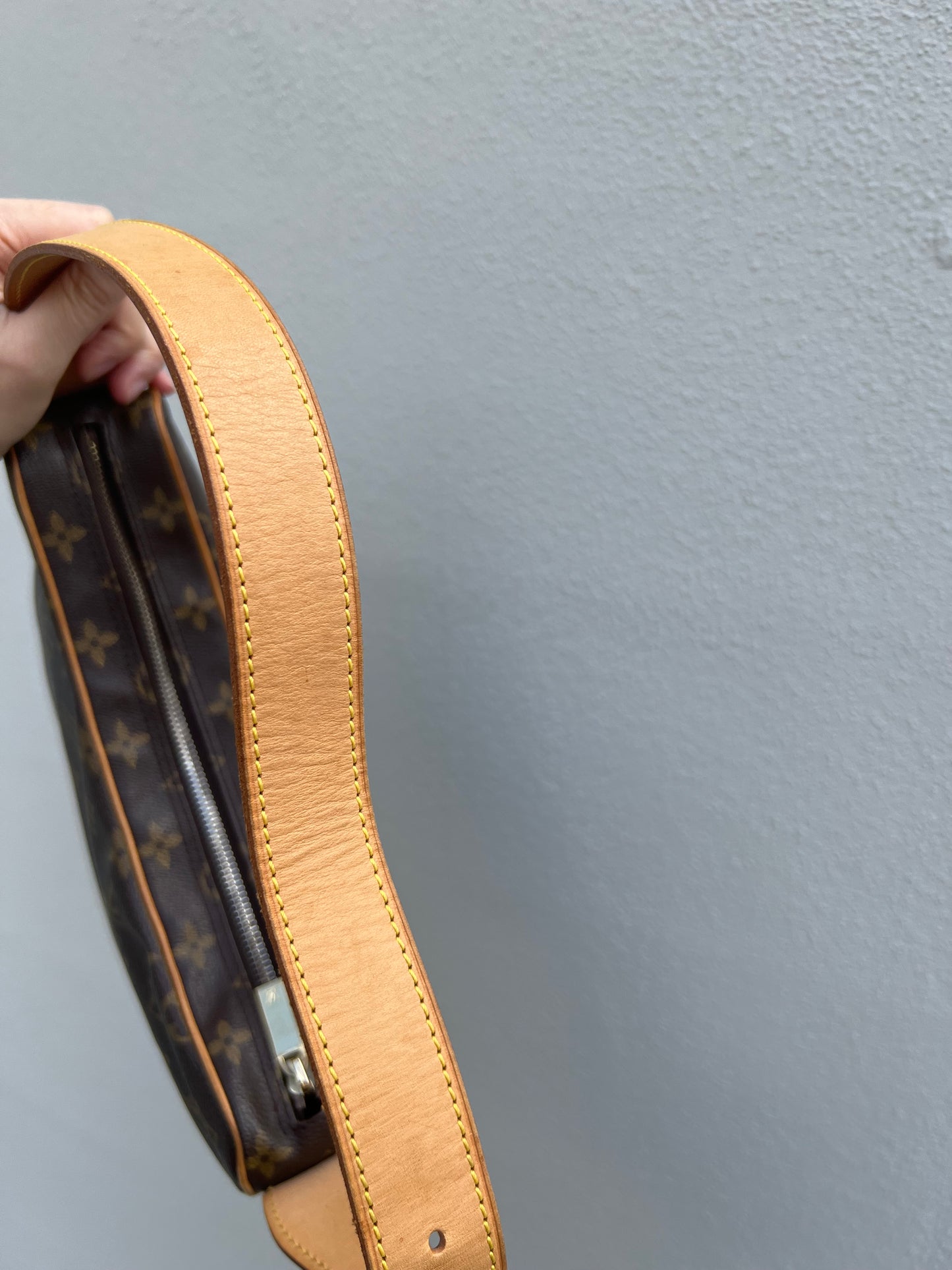 Pre-owned Louis Vuitton Croissant MM Shoulder Bag Monogram Brown