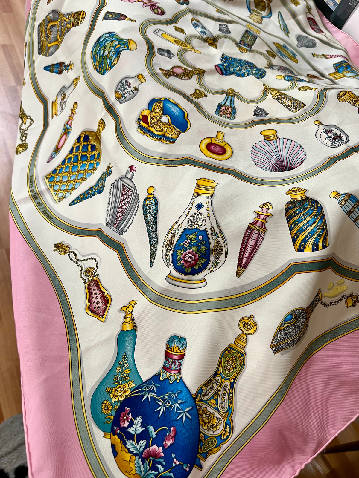 Pre-loved Hermès Pink & Multicolor 'Qu'importe Le Flacon' Silk Scarf 90