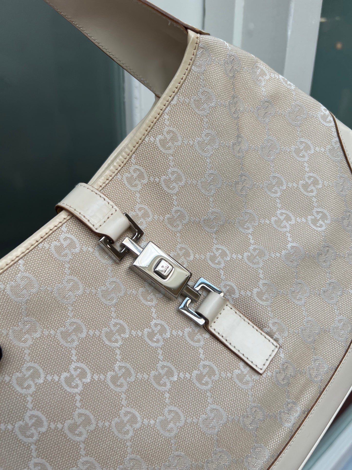 Pre-loved Gucci ivory white GG Canvas and Leather Jackie O Hobo