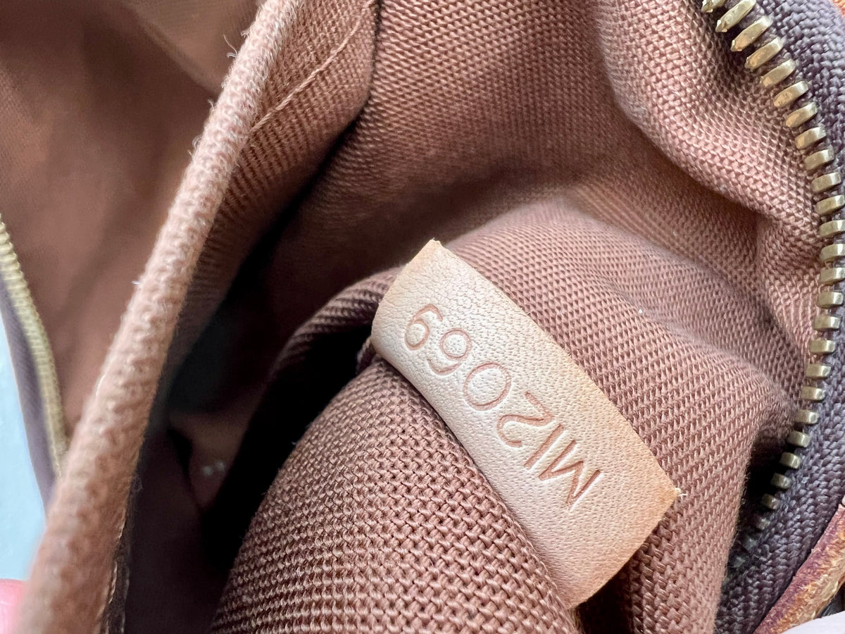 Pre-loved Louis Vuitton Thames PM Monogram 2009