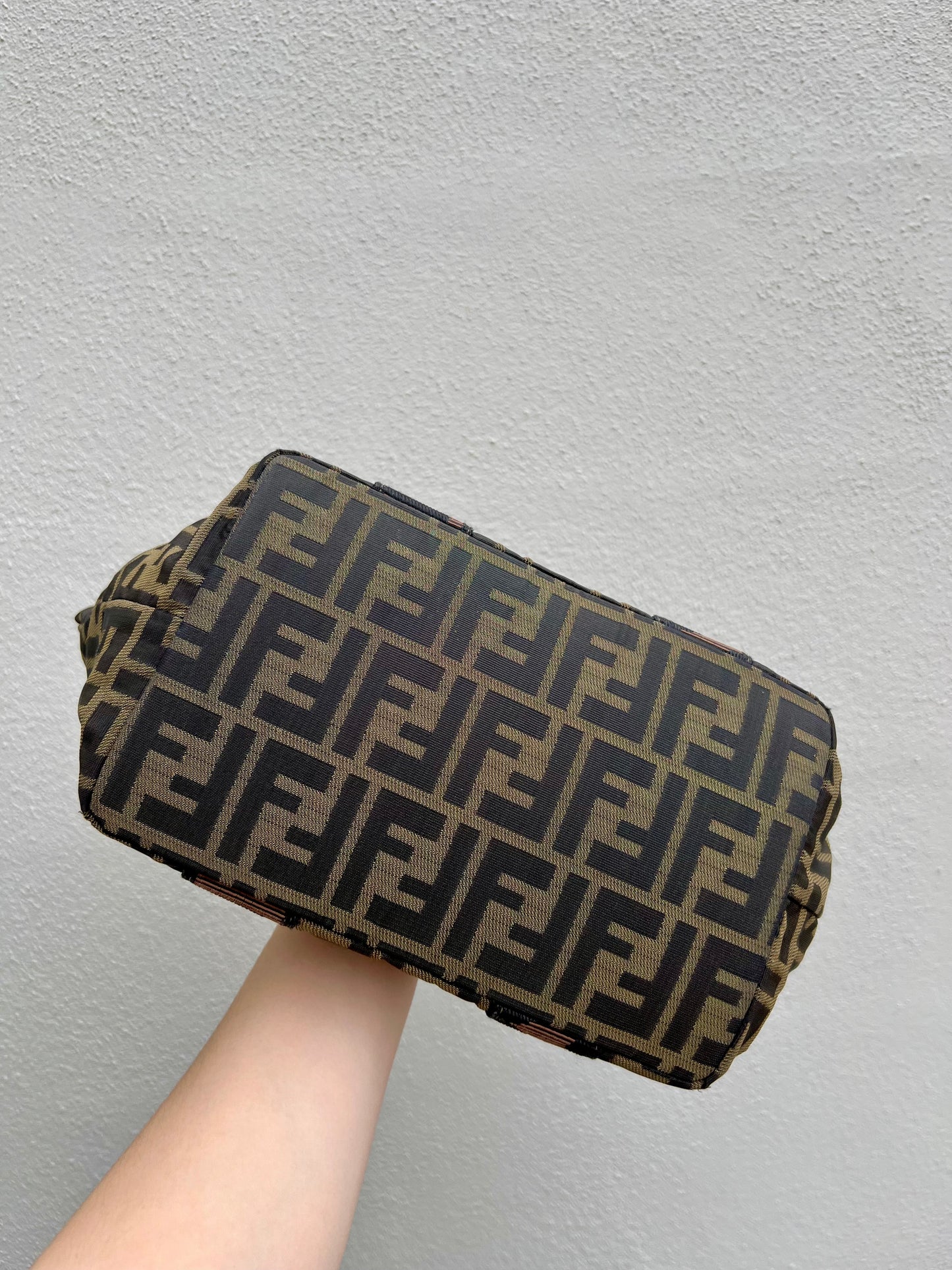 Pre-loved FENDI Zucca Canvas 1925 Tote Tobacco Hand Bag Brown