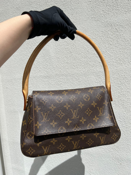 Pre-loved Louis Vuitton Looping PM Handbag Monogram