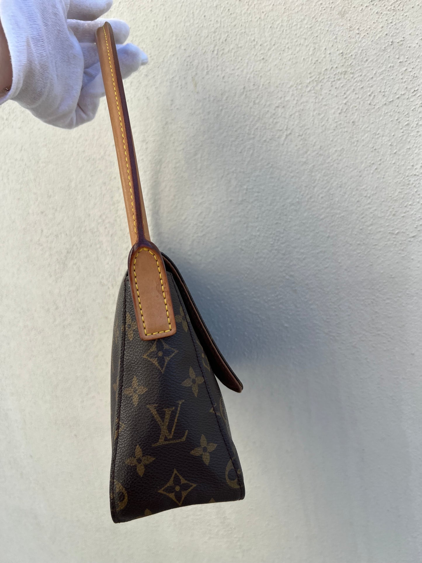 Pre-loved Louis Vuitton Looping PM Handbag Monogram 2003