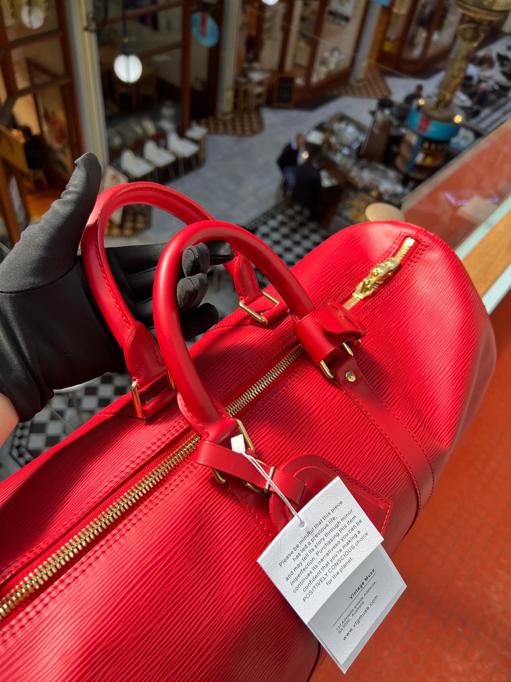 Keepall leather travel bag Louis Vuitton Red in Leather - 37281888