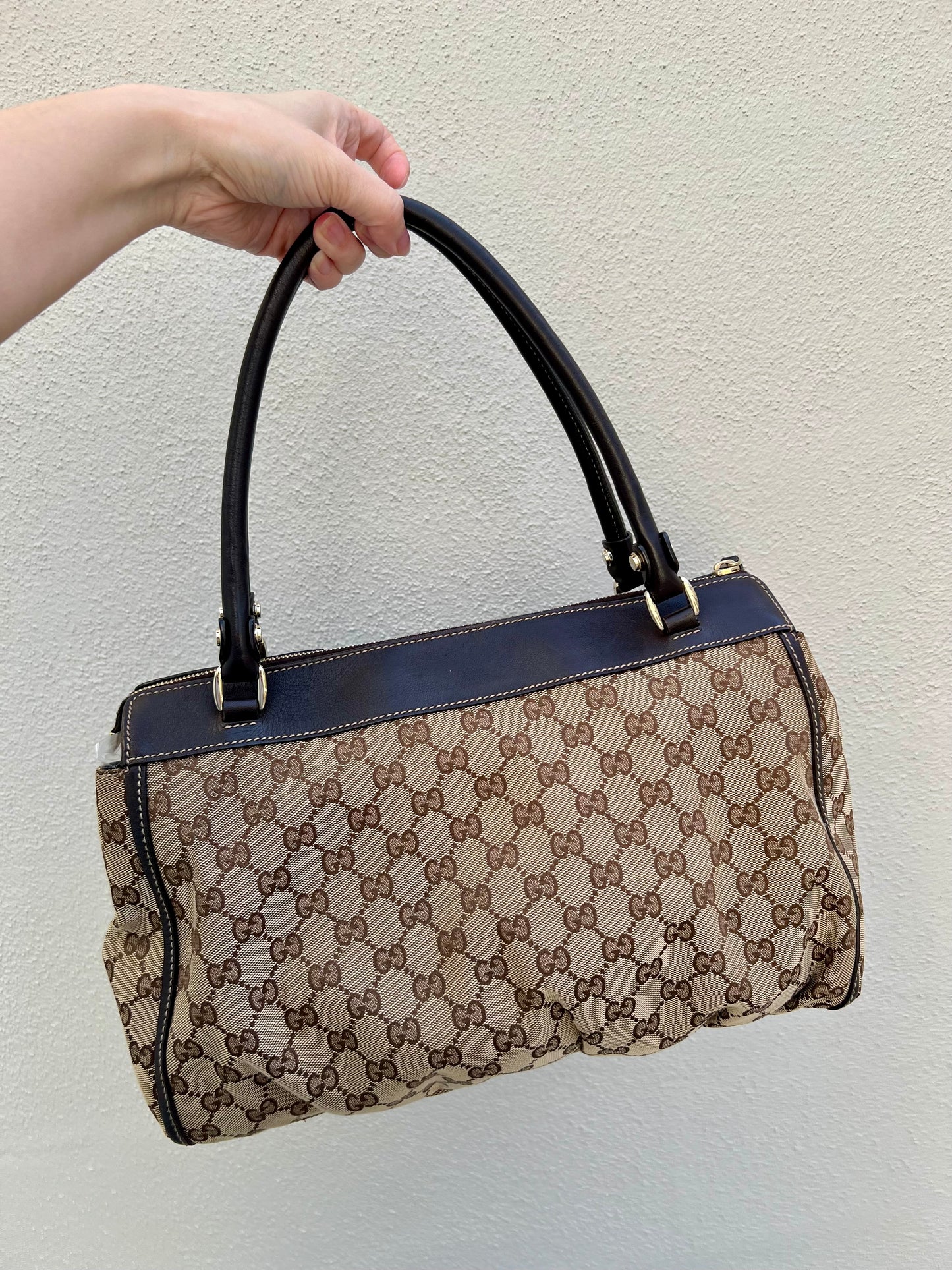 Pre-loved Gucci Beige/Ebony GG Canvas Abbey D-ring Tote Bag