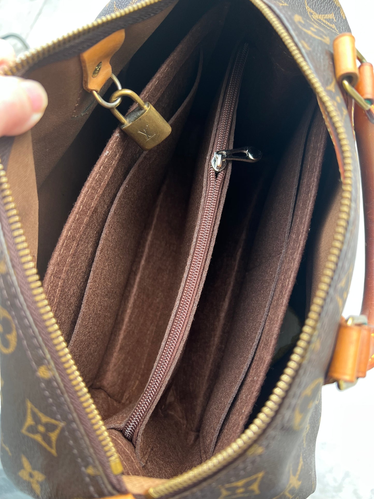 Pre-loved Louis Vuitton Speedy 30 Handbag Monogram 2012