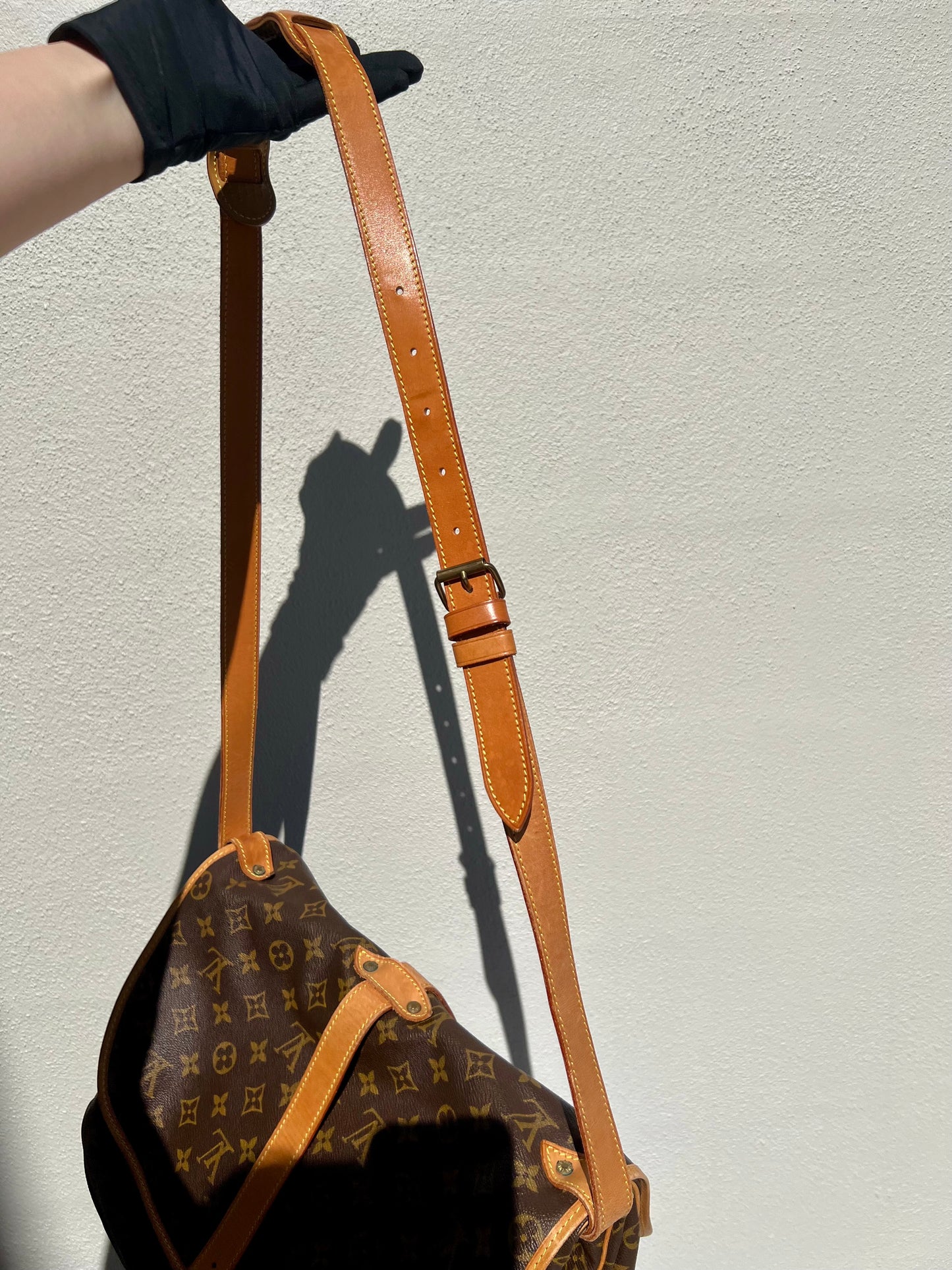 Pre-loved Louis Vuitton Monogram Saumur Crossbody Bag GM