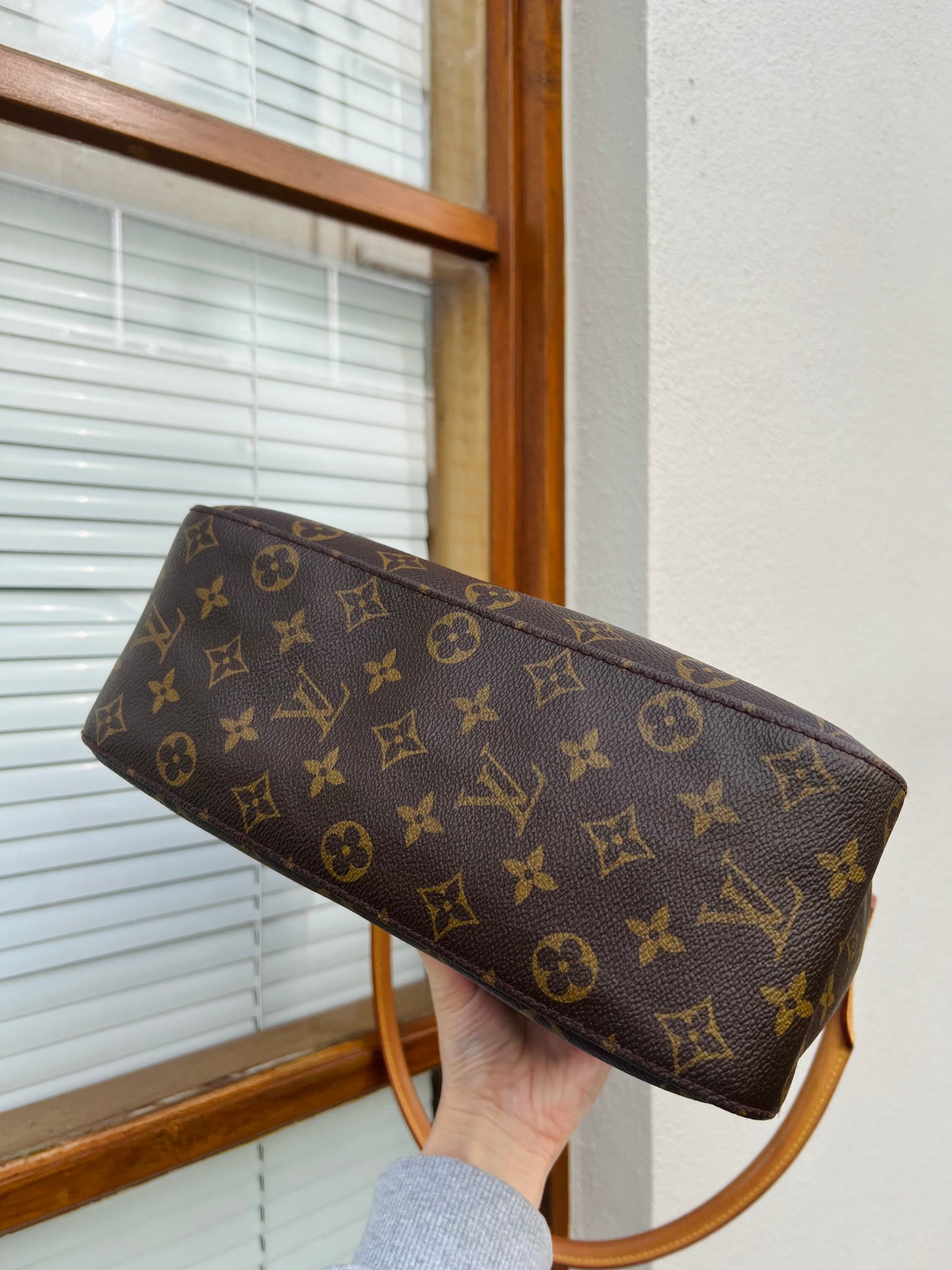 Pre-loved Louis Vuitton Looping Leather Handbag Monogram GM 2001