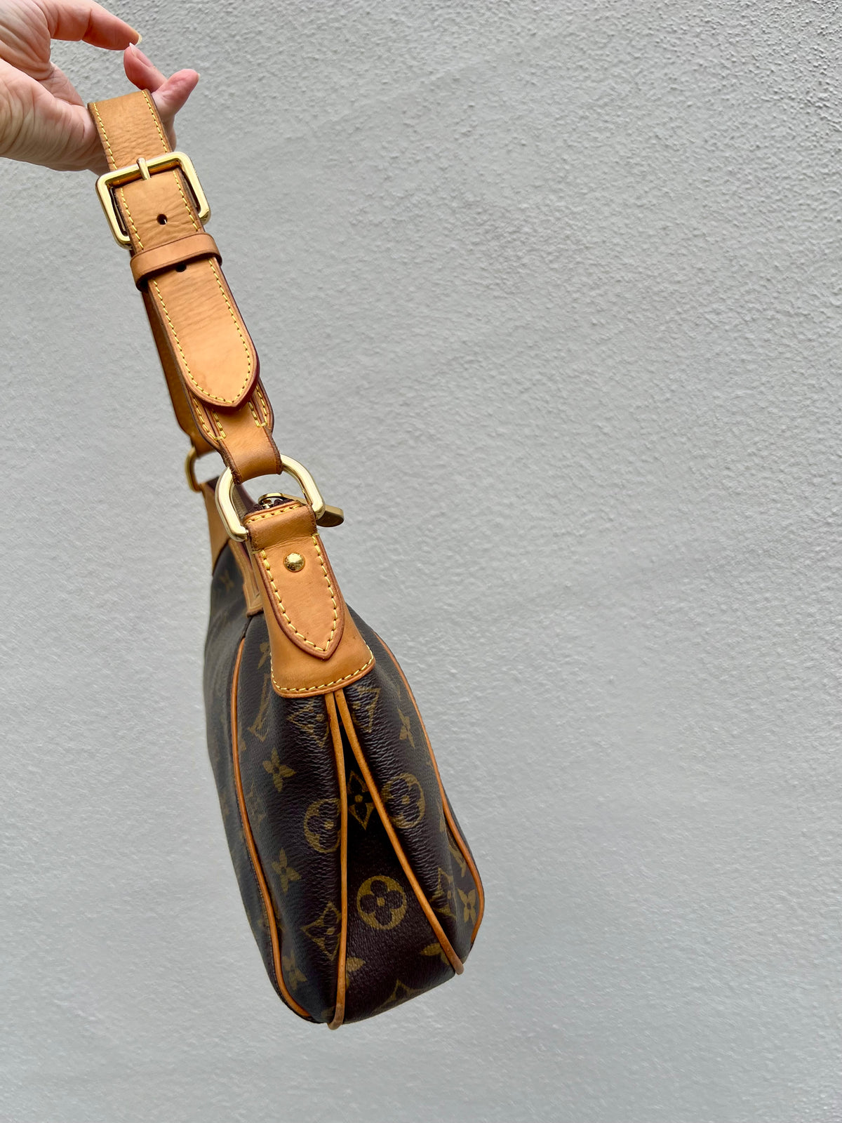 Pre-loved Louis Vuitton Thames PM Monogram 2009