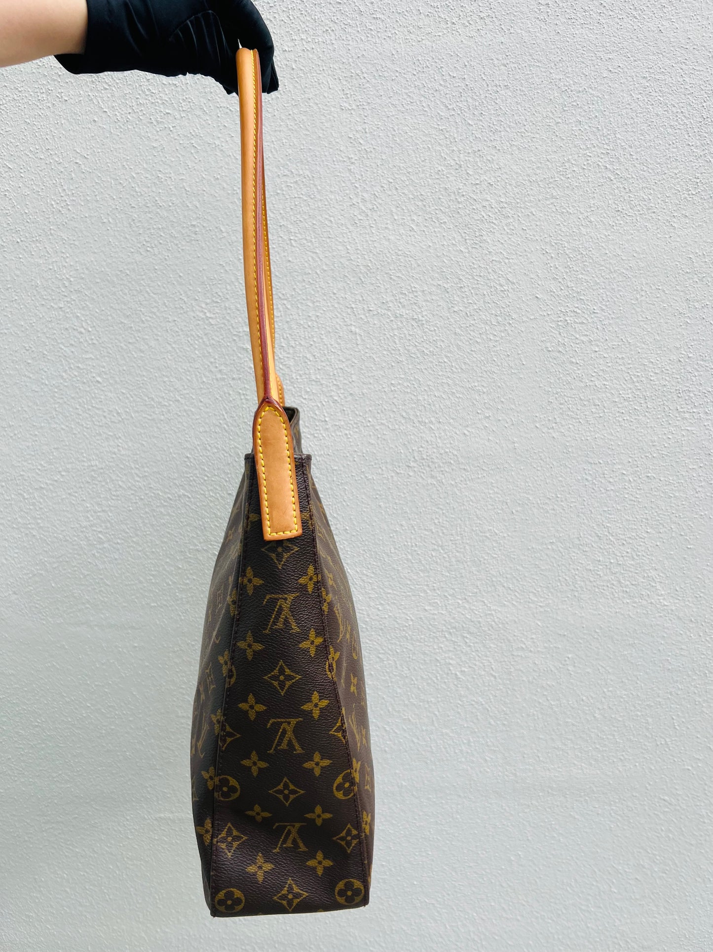 Pre-loved Louis Vuitton Looping Leather Handbag Monogram GM 2001