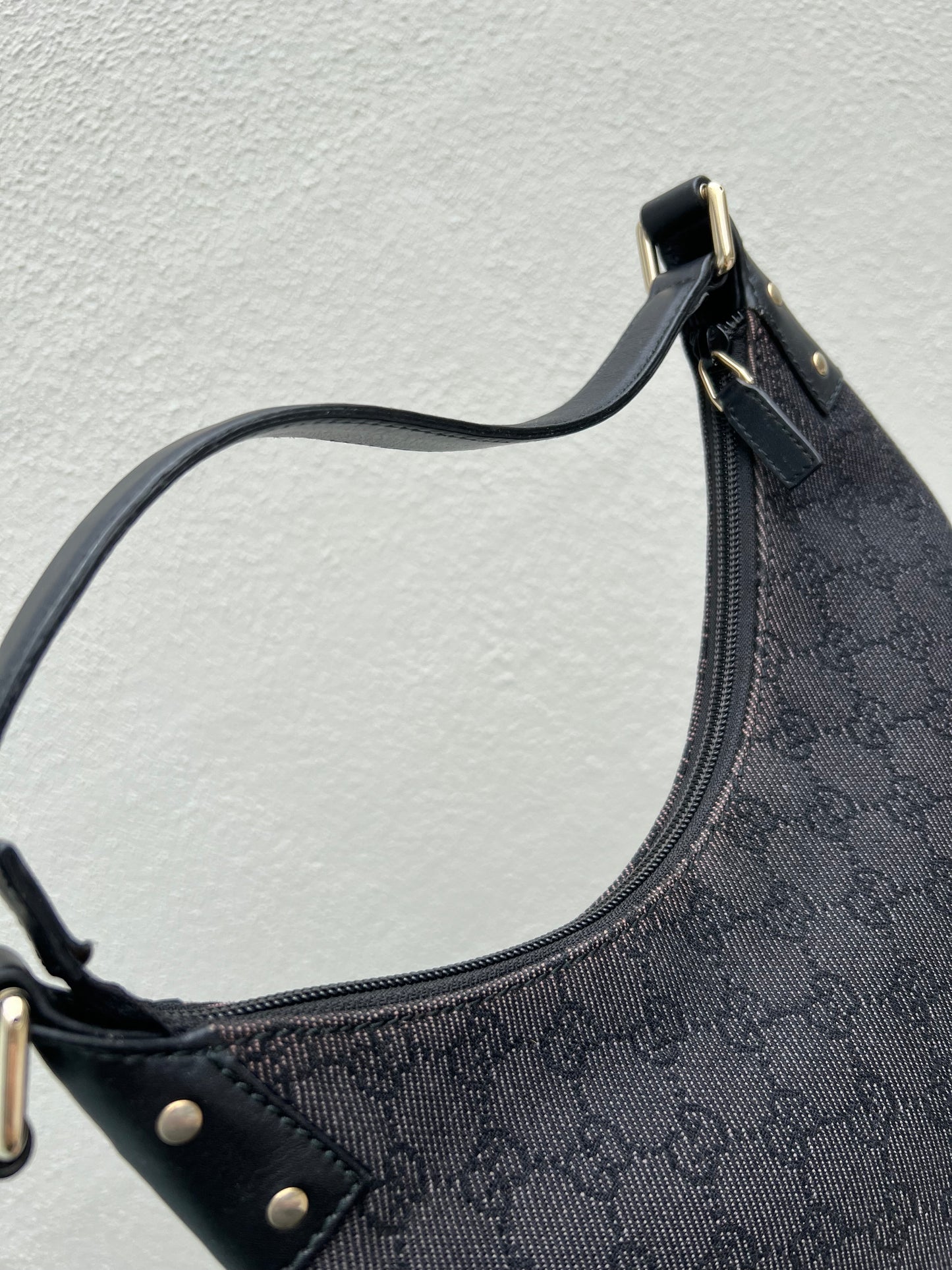 Pre-loved Gucci GG Canvas Hobo Shoulder Bag