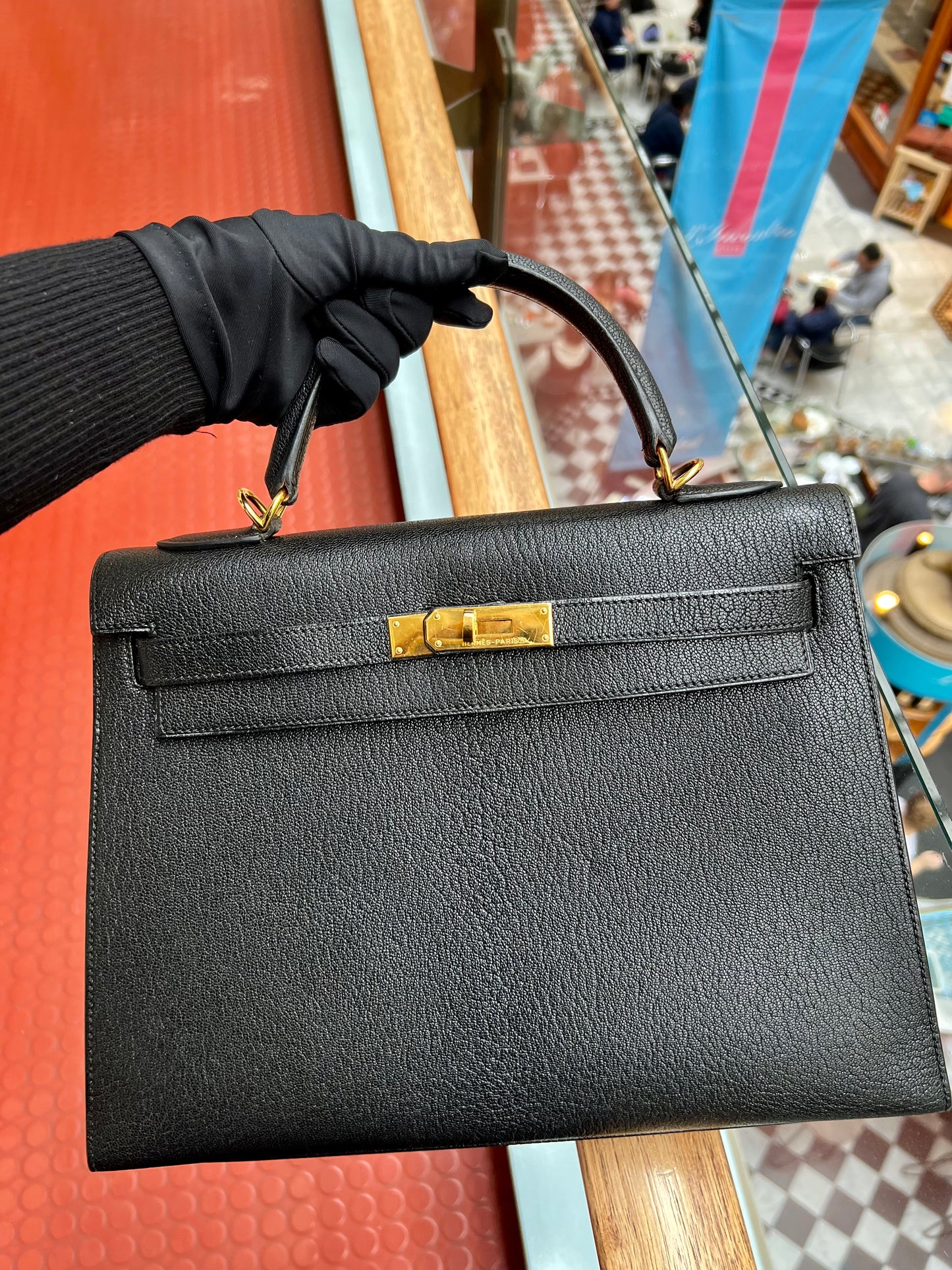 PRE-LOVED HERMÈS KELLY 32CM GOATSKIN BLACK GOLD HARDWARE 2003